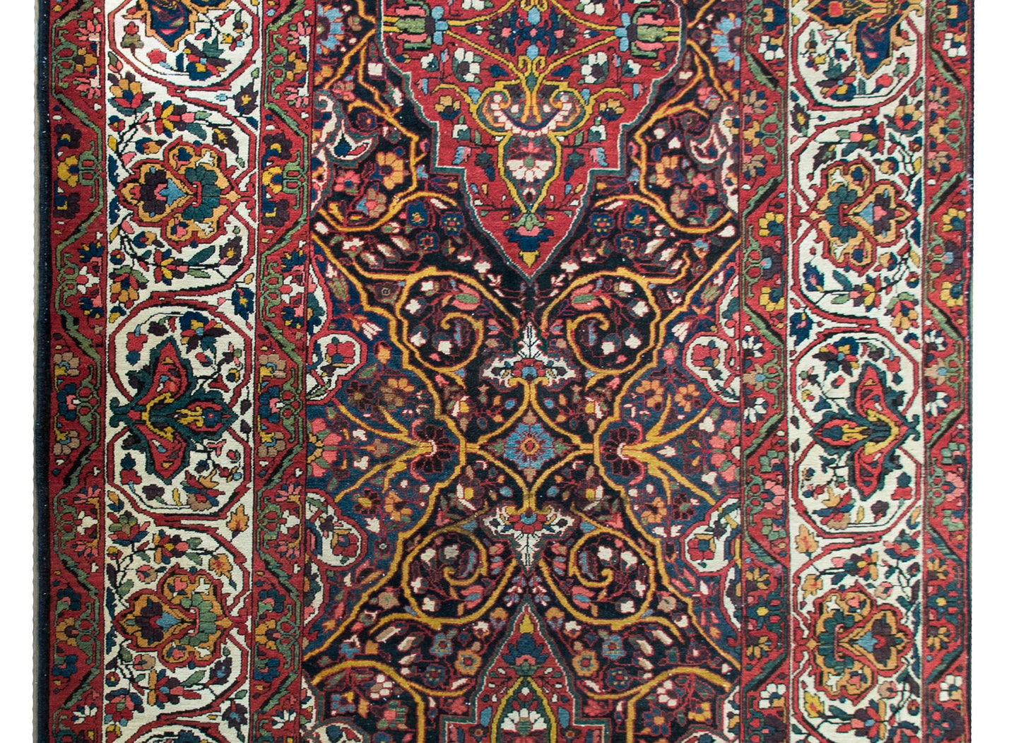 Early 20th Century Persian Bakhtiari Rug For Sale