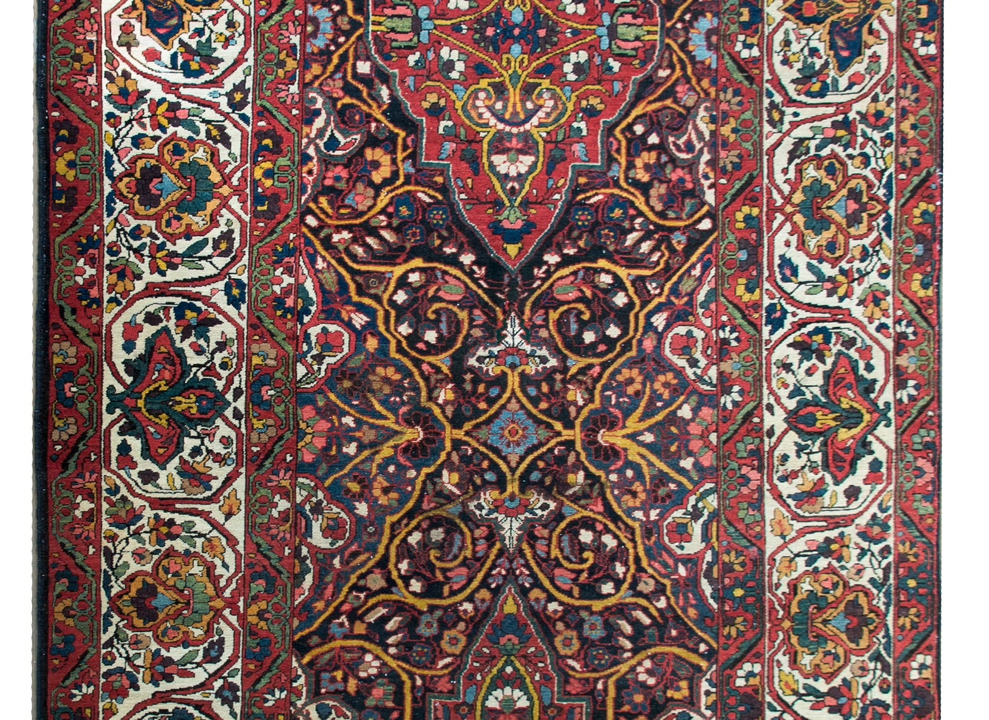 Early 20th Century Persian Bakhtiari Rug For Sale
