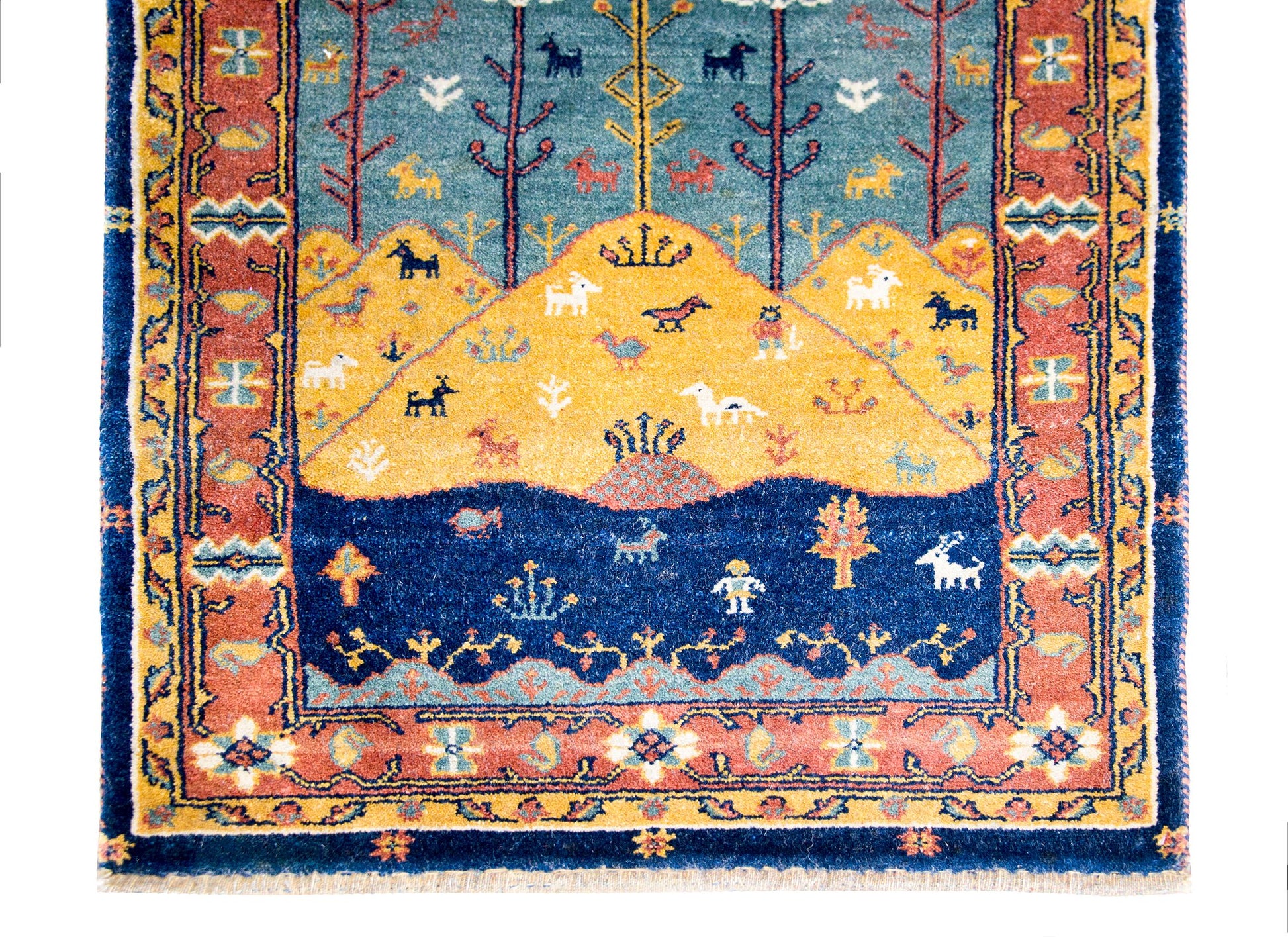 Mid-20th Century Persian Bidjar Pictorial Rug For Sale