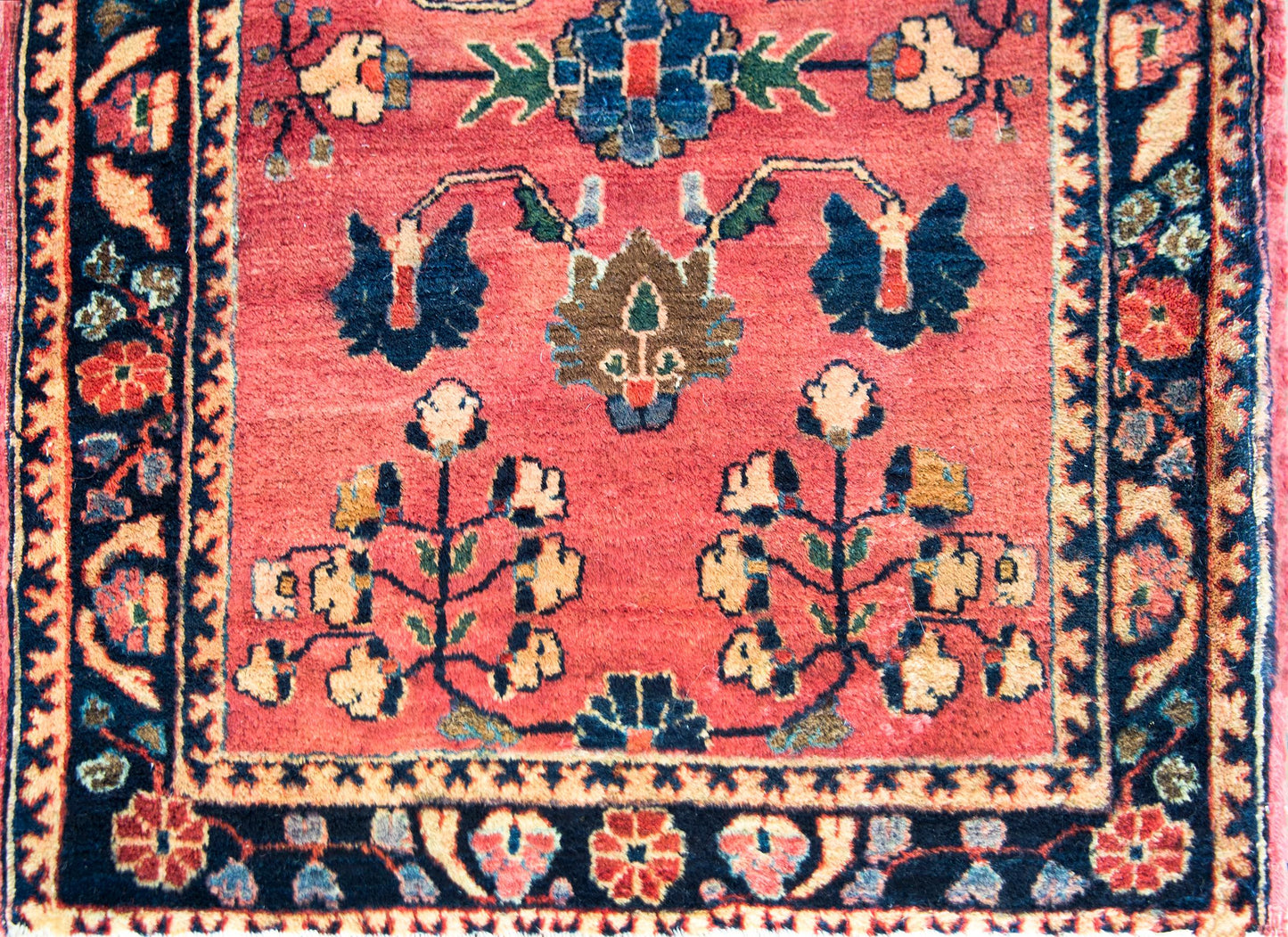 Early 20th Century Persian Sarouk  For Sale