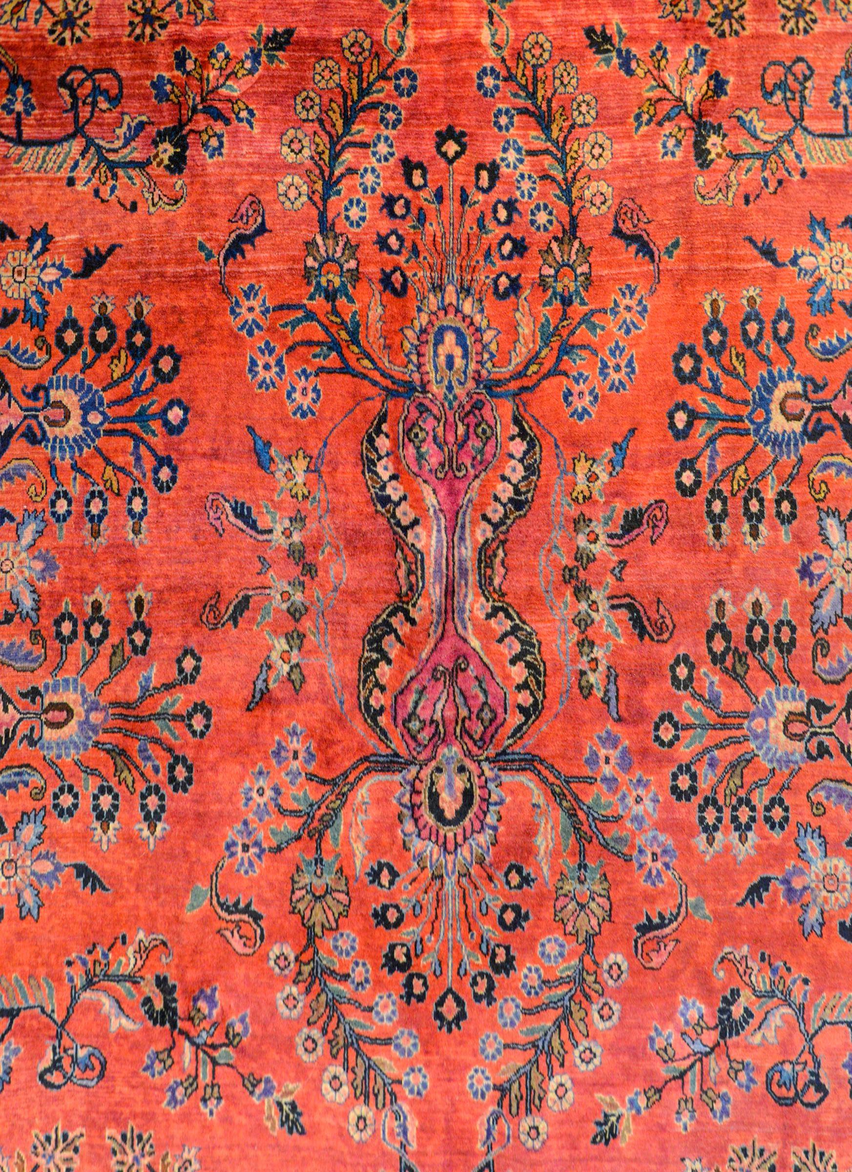Wonderful Early 20th Century Sarouk Mahajeran For Sale