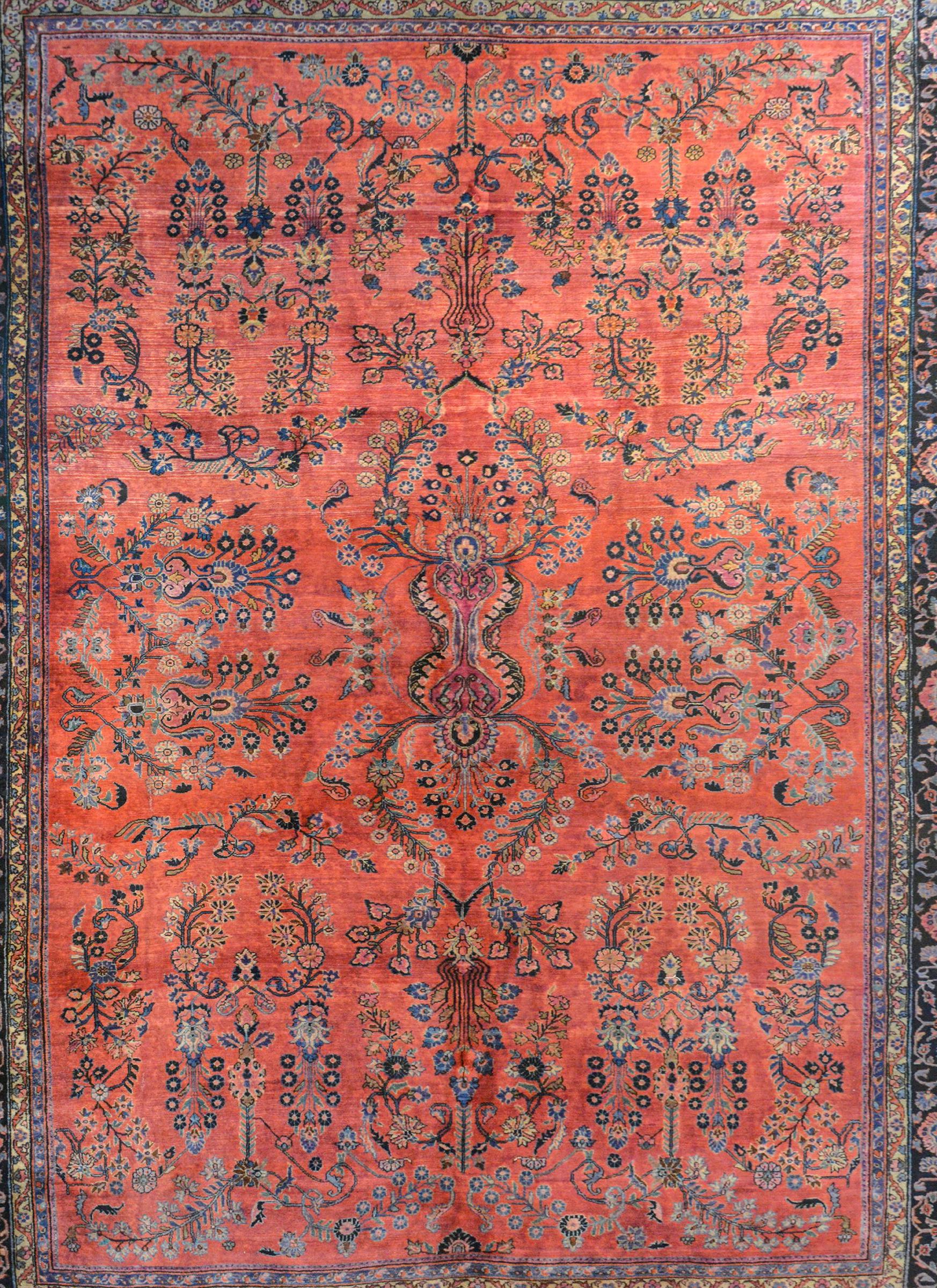 Wonderful Early 20th Century Sarouk Mahajeran For Sale