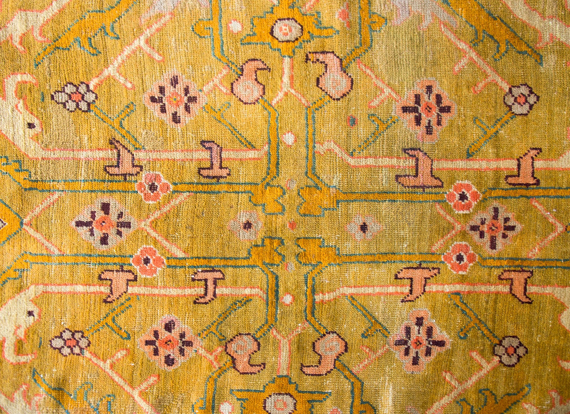 Early 20th Century Turkish Oushak Rug For Sale
