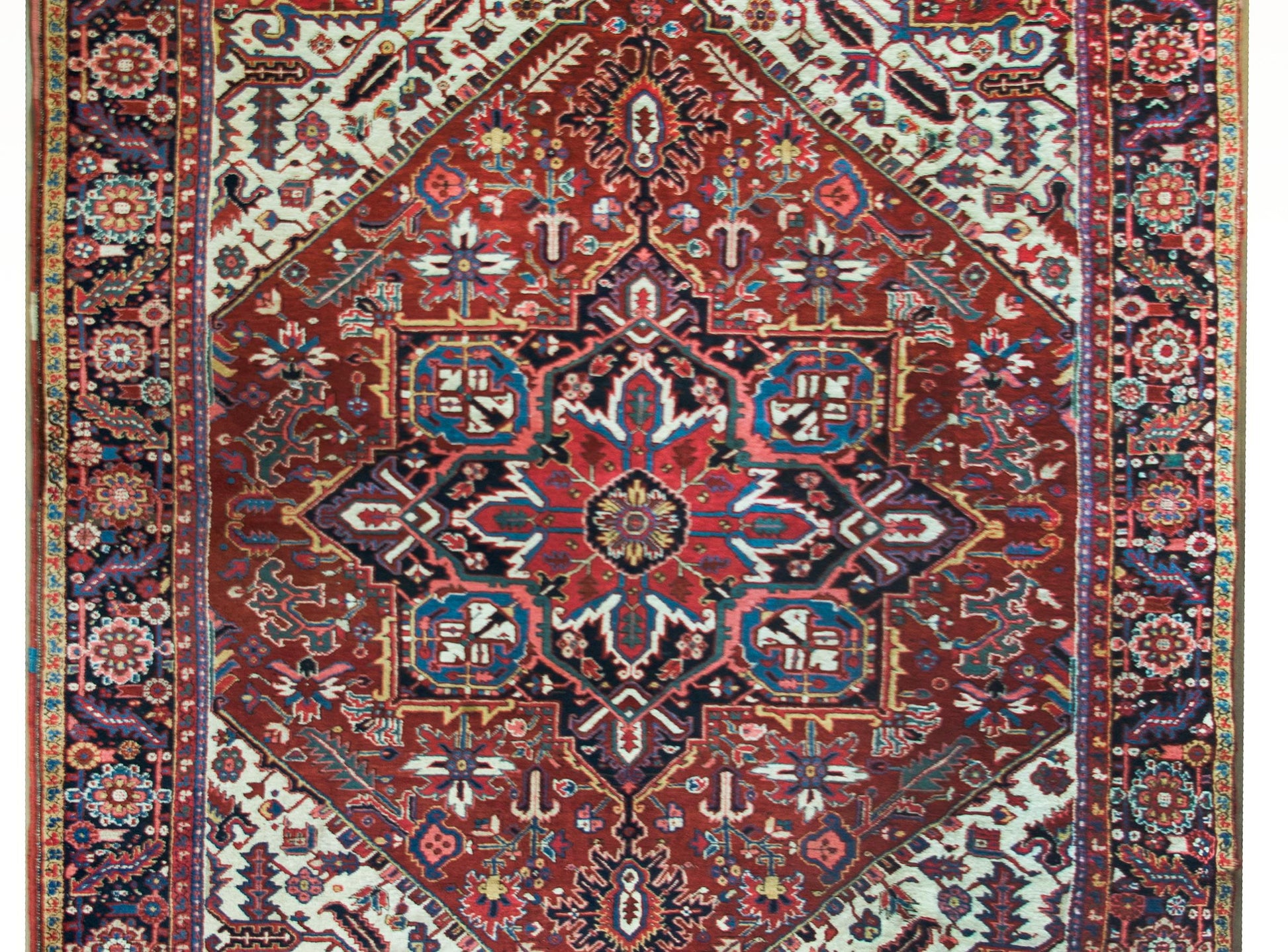 Early 20th Century Persian Heriz Rug For Sale