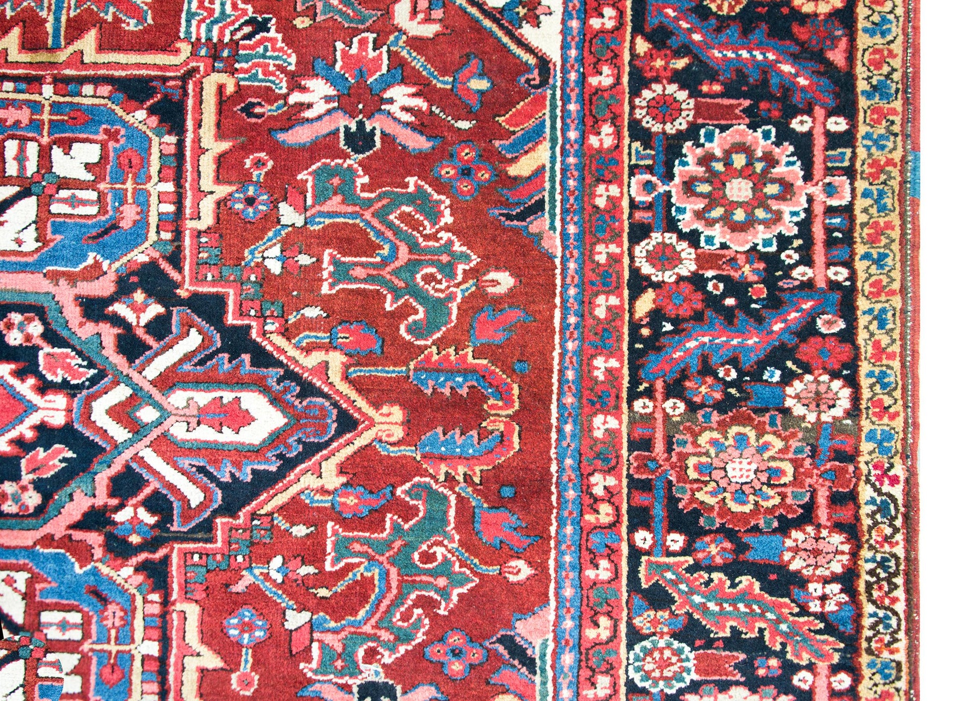 Early 20th Century Persian Heriz Rug For Sale