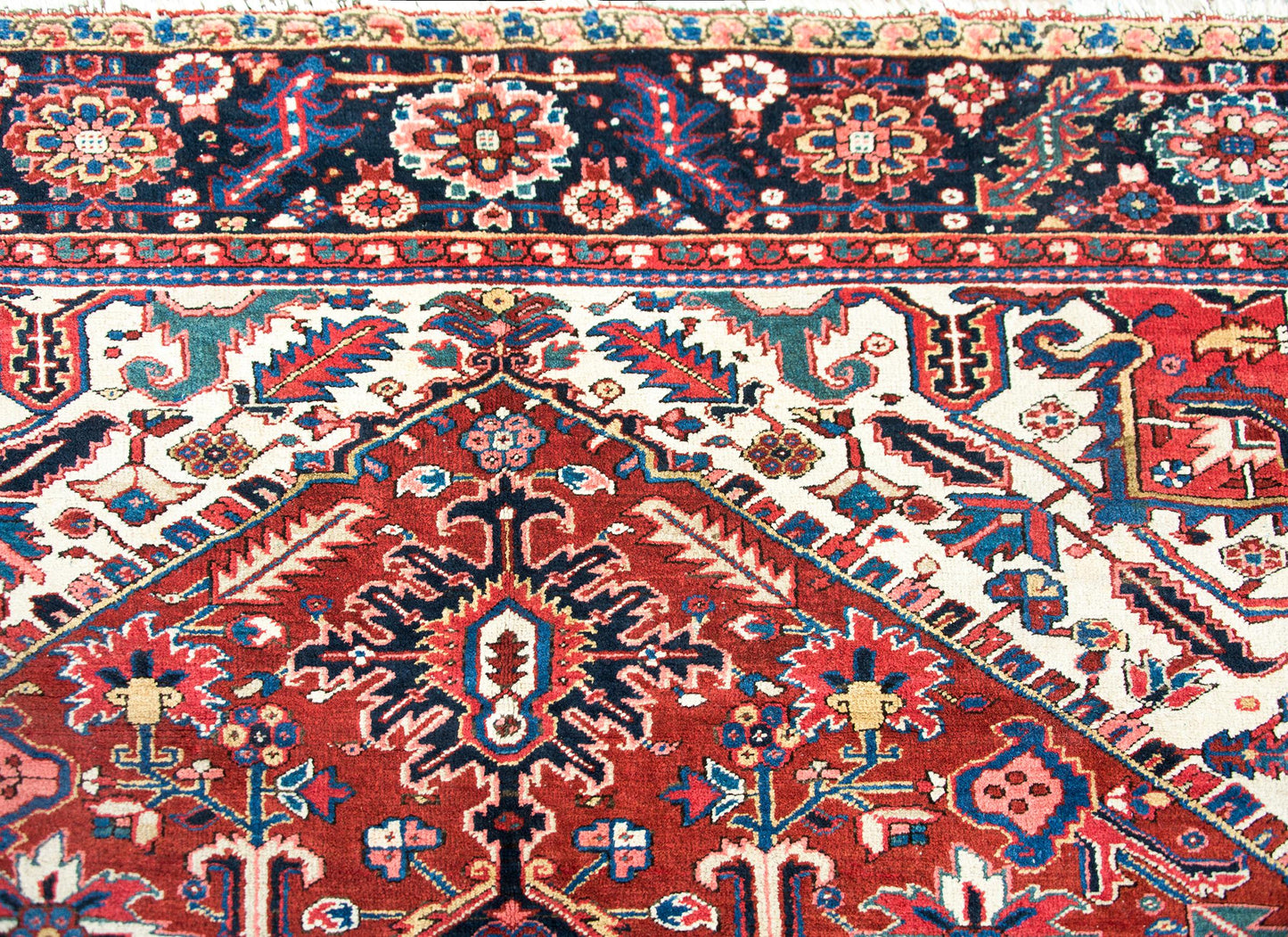 Early 20th Century Persian Heriz Rug For Sale