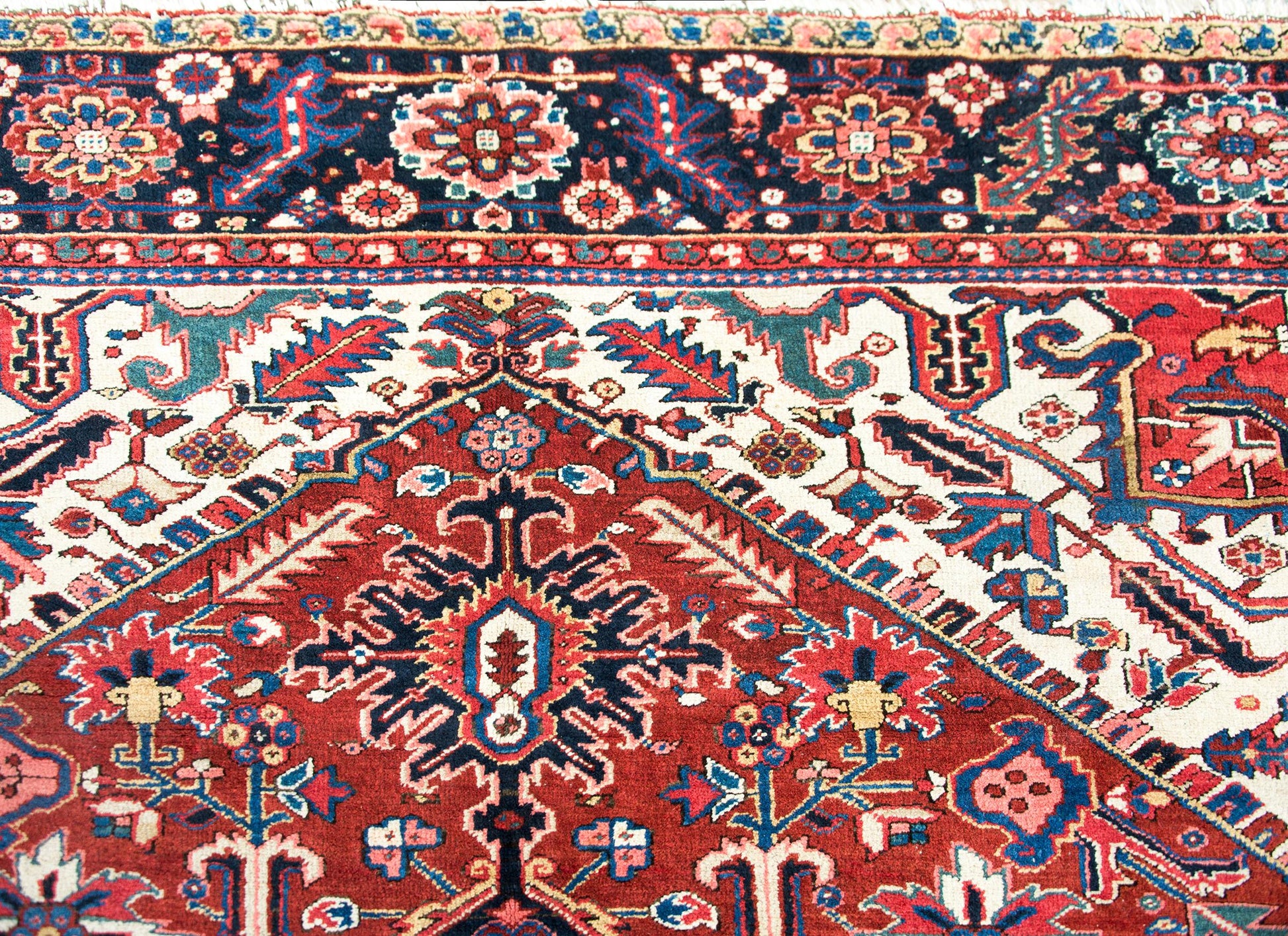 Early 20th Century Persian Heriz Rug For Sale