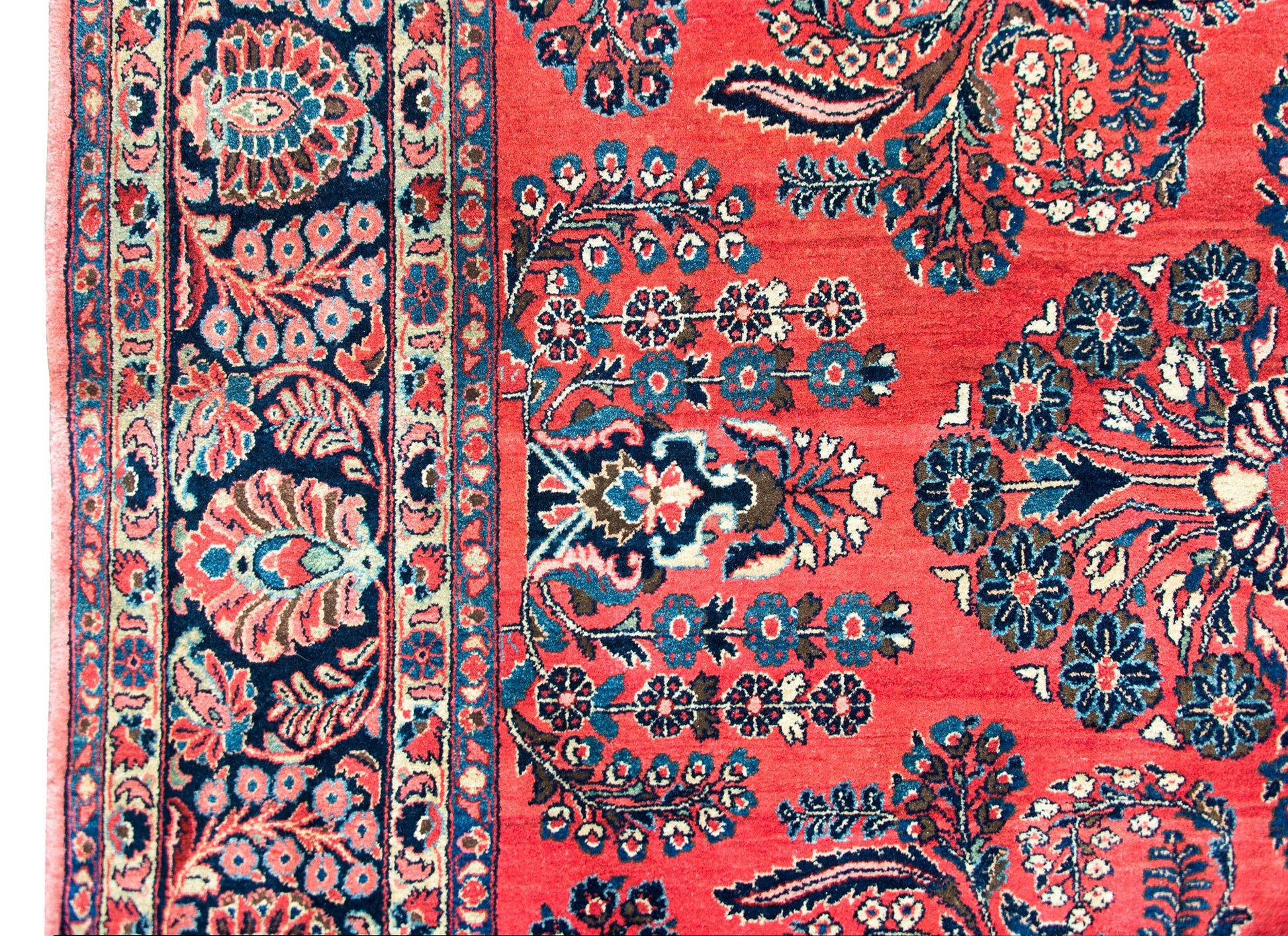 Early 20th Century Persian Sarouk Rug For Sale