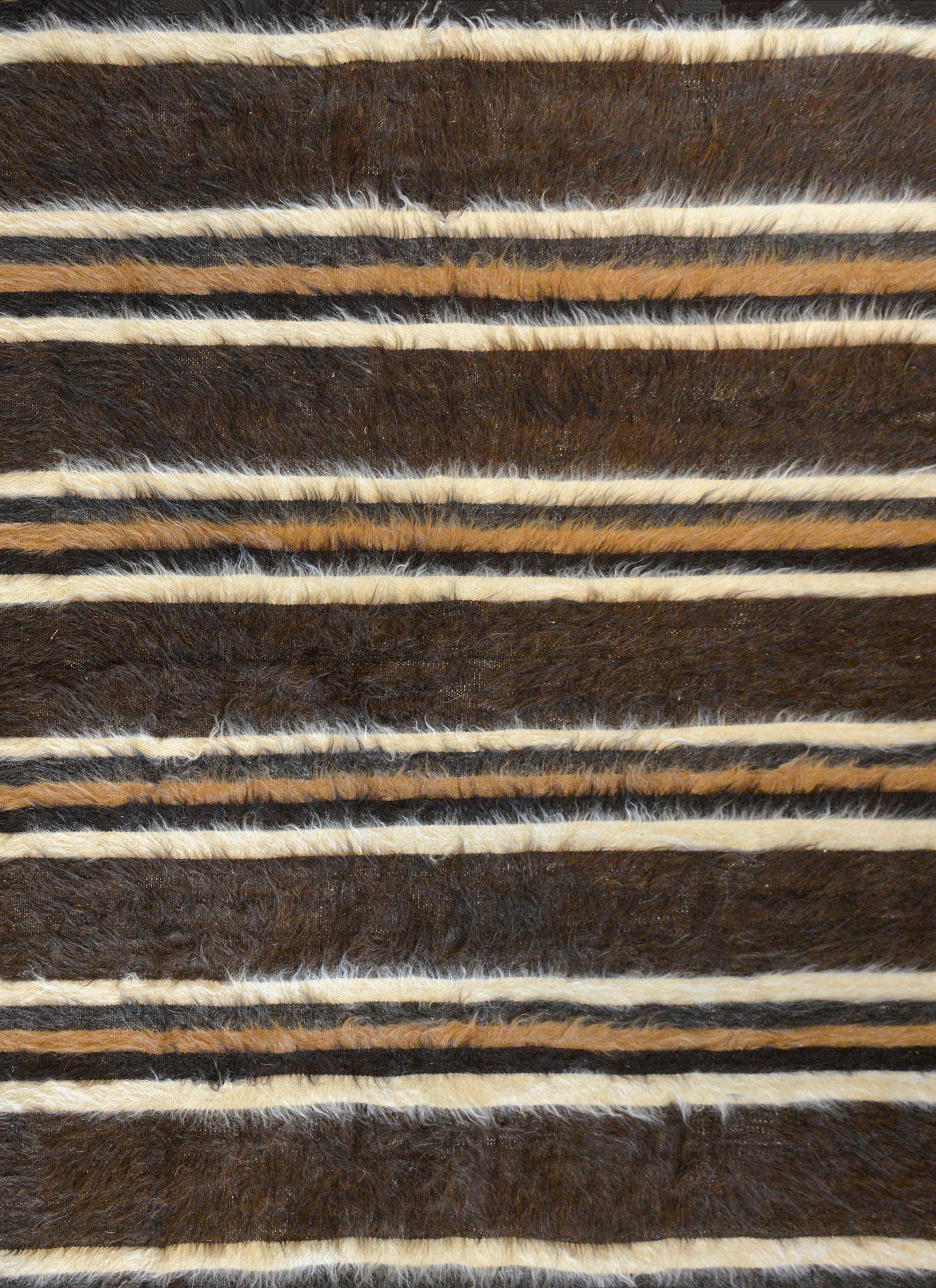 Fantastic Vintage Turkish Siirt Rug For Sale