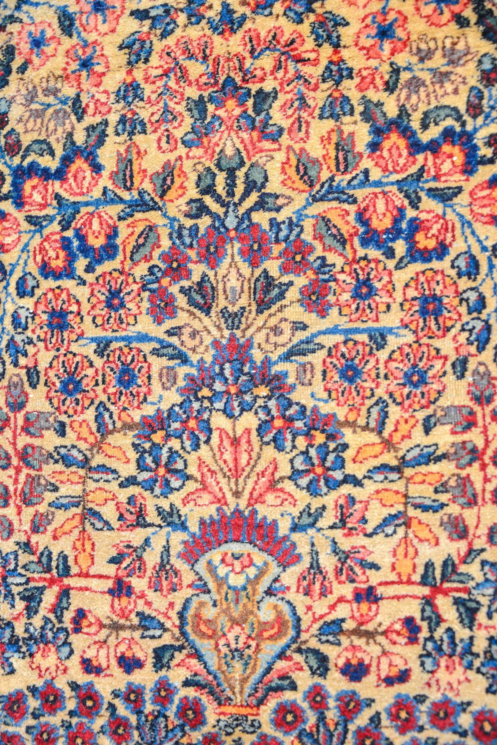 Exquisite early 20th Century Lavar Kirman Rug For Sale