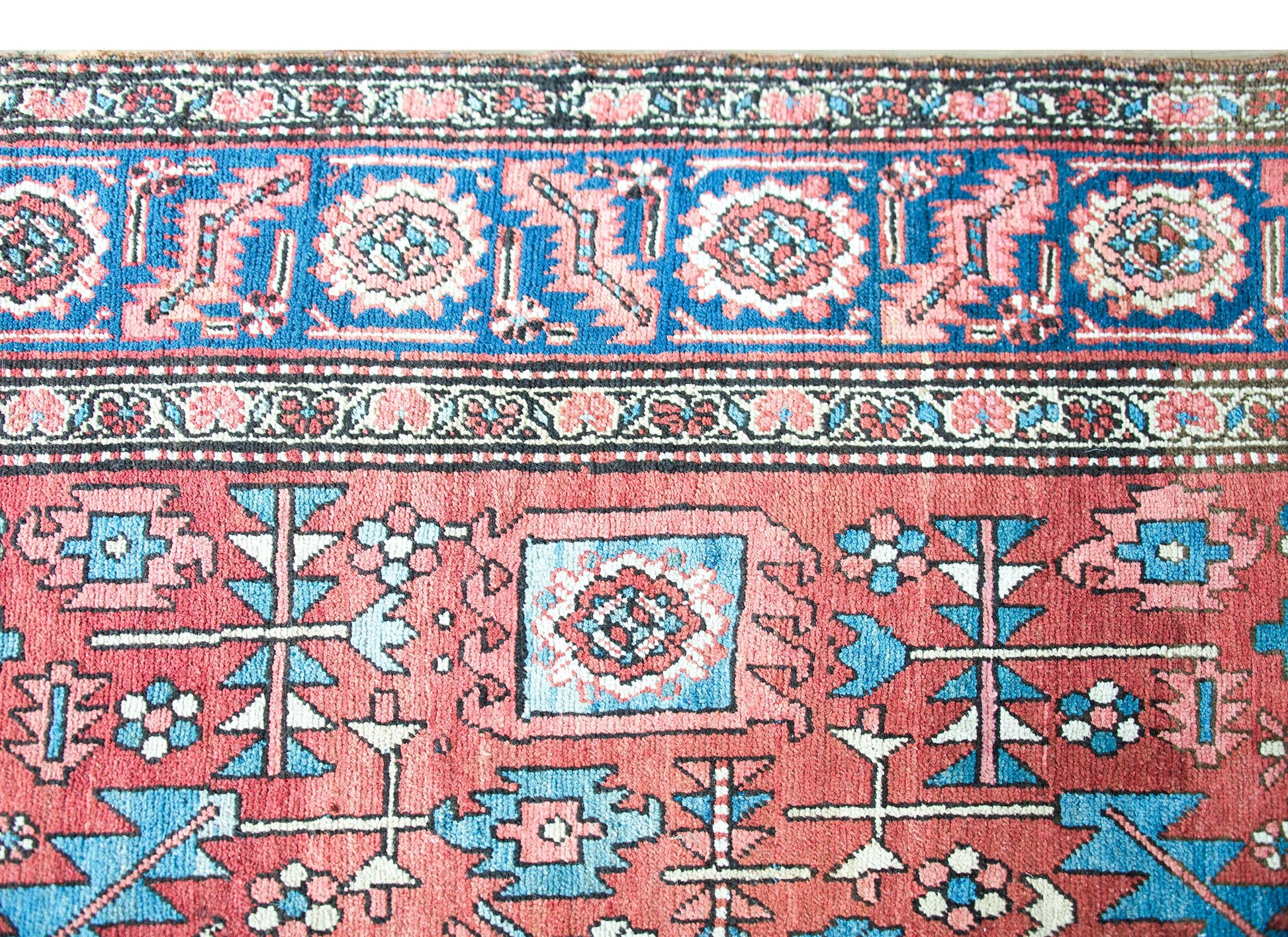 Early 20th Century Persian Heriz Rug For Sale