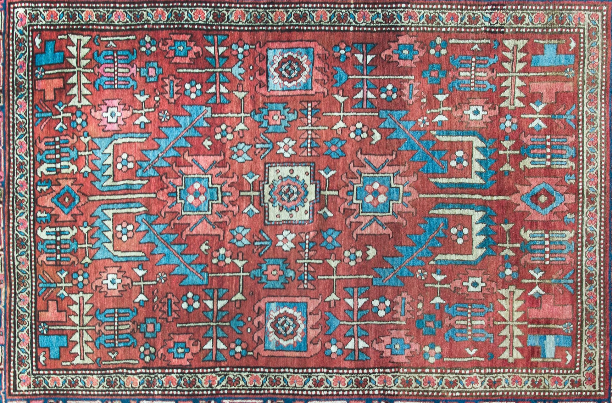 Early 20th Century Persian Heriz Rug For Sale
