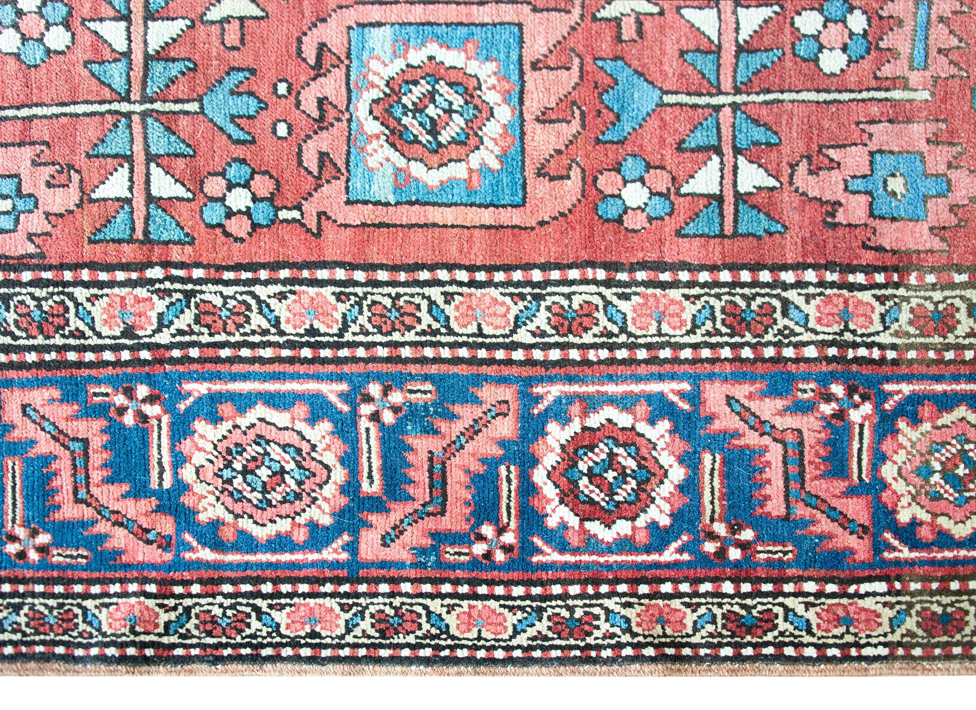 Early 20th Century Persian Heriz Rug For Sale