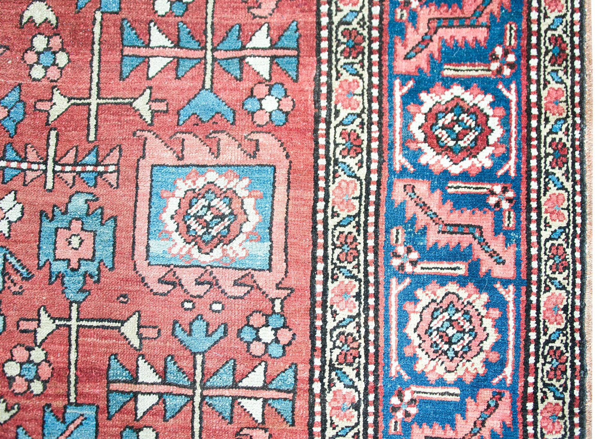 Early 20th Century Persian Heriz Rug For Sale