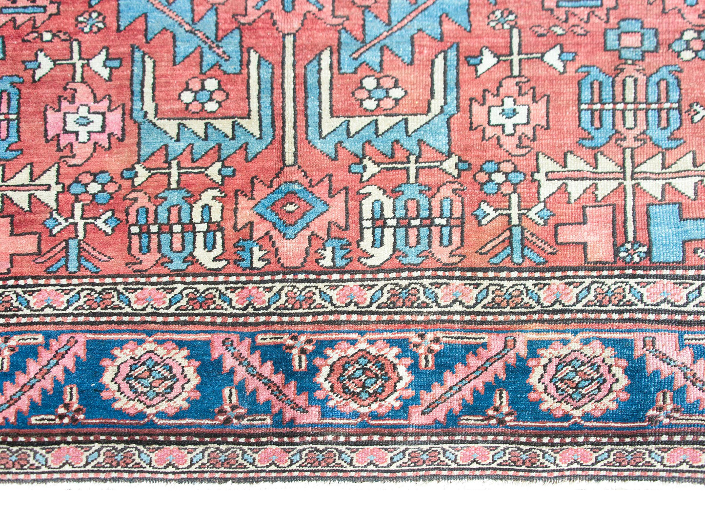 Early 20th Century Persian Heriz Rug For Sale