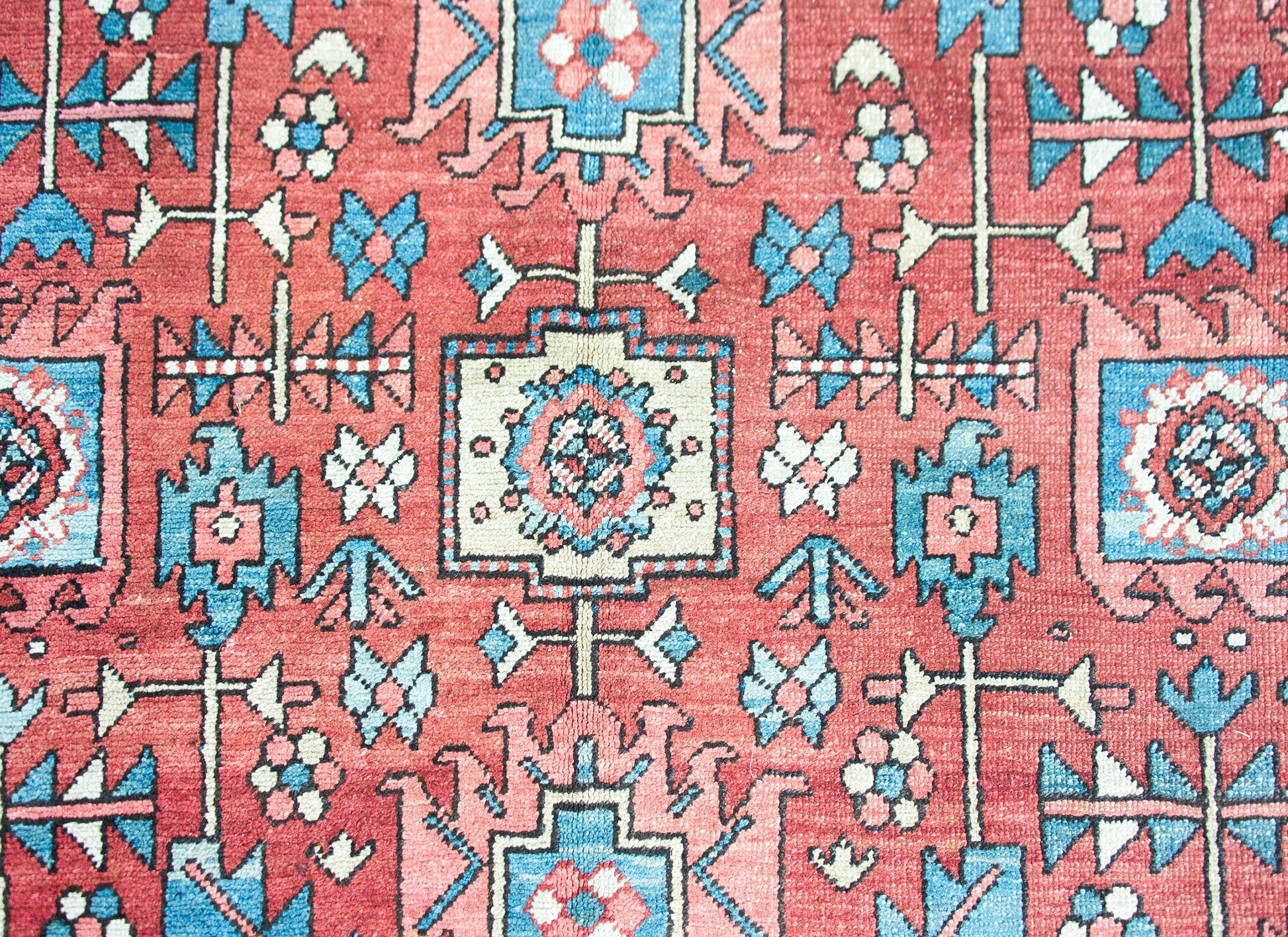 Early 20th Century Persian Heriz Rug For Sale