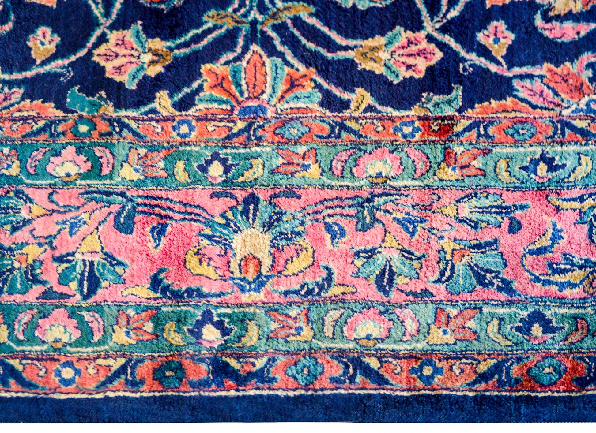 Outstanding Early 20th Century Antique Sarouk Rug For Sale