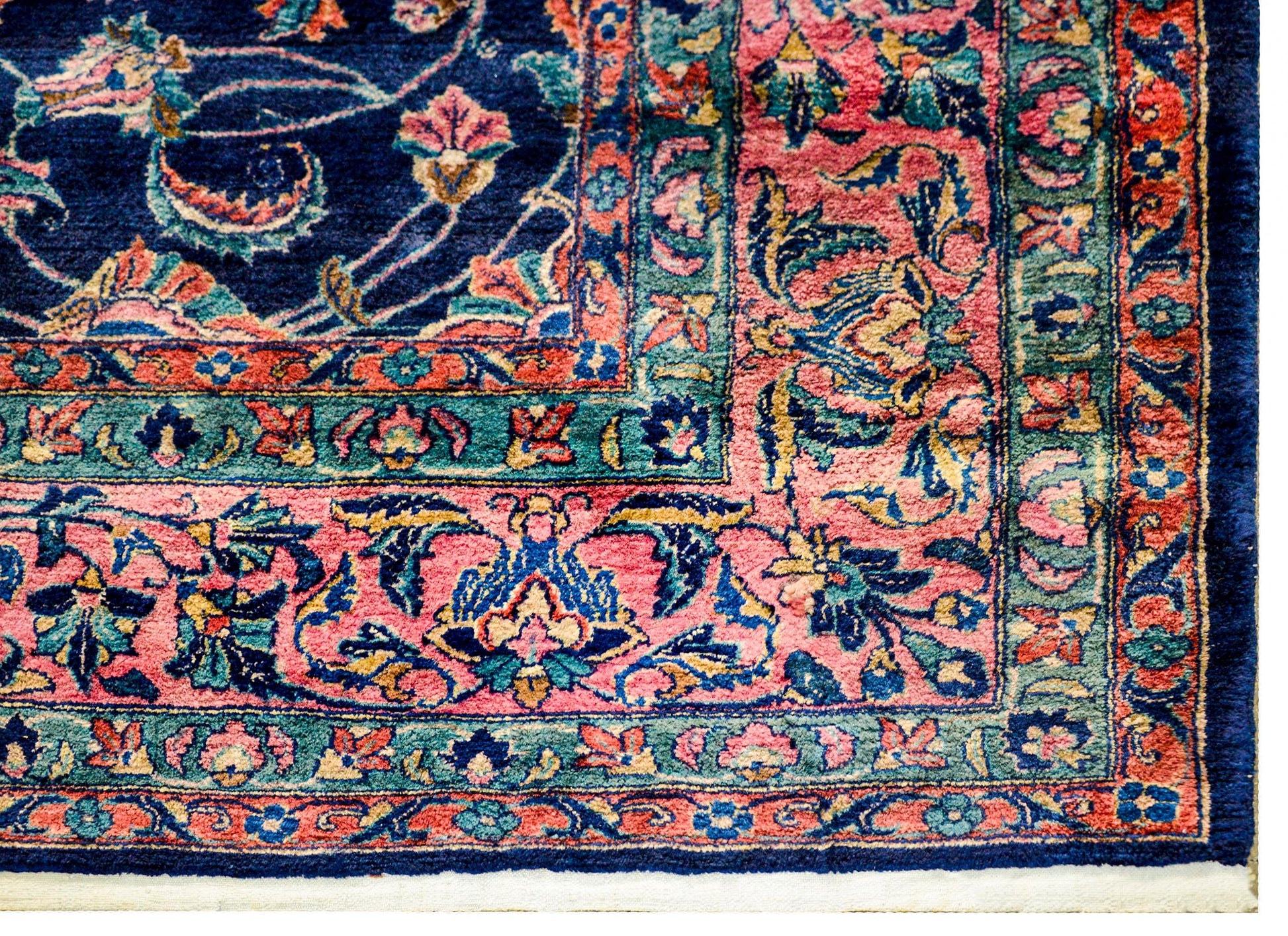 Outstanding Early 20th Century Antique Sarouk Rug For Sale