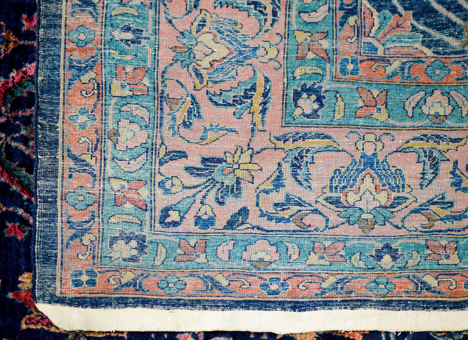 Outstanding Early 20th Century Antique Sarouk Rug For Sale