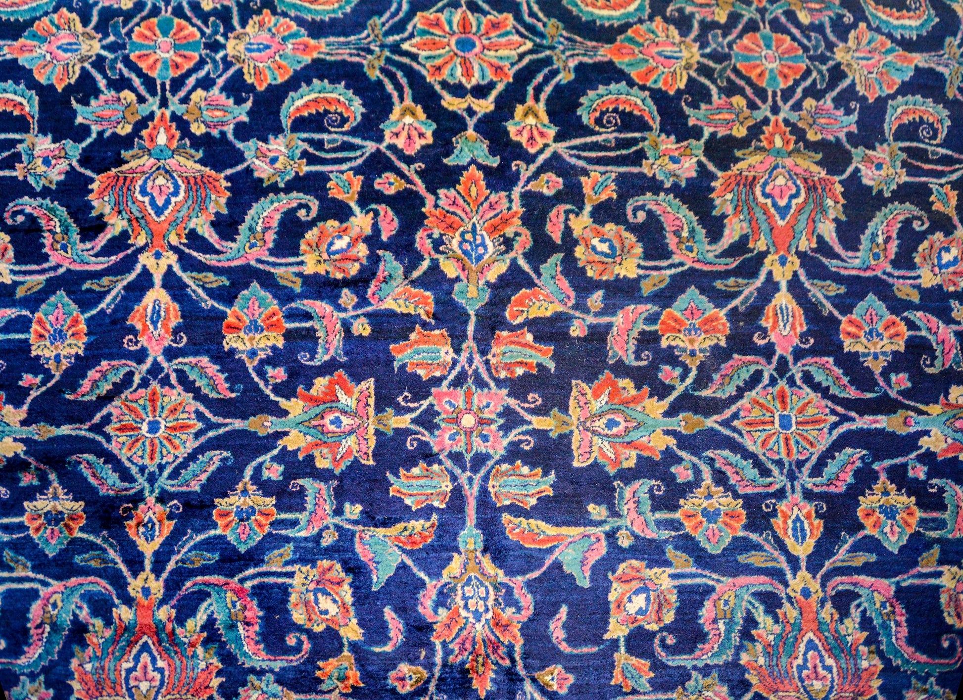 Outstanding Early 20th Century Antique Sarouk Rug For Sale