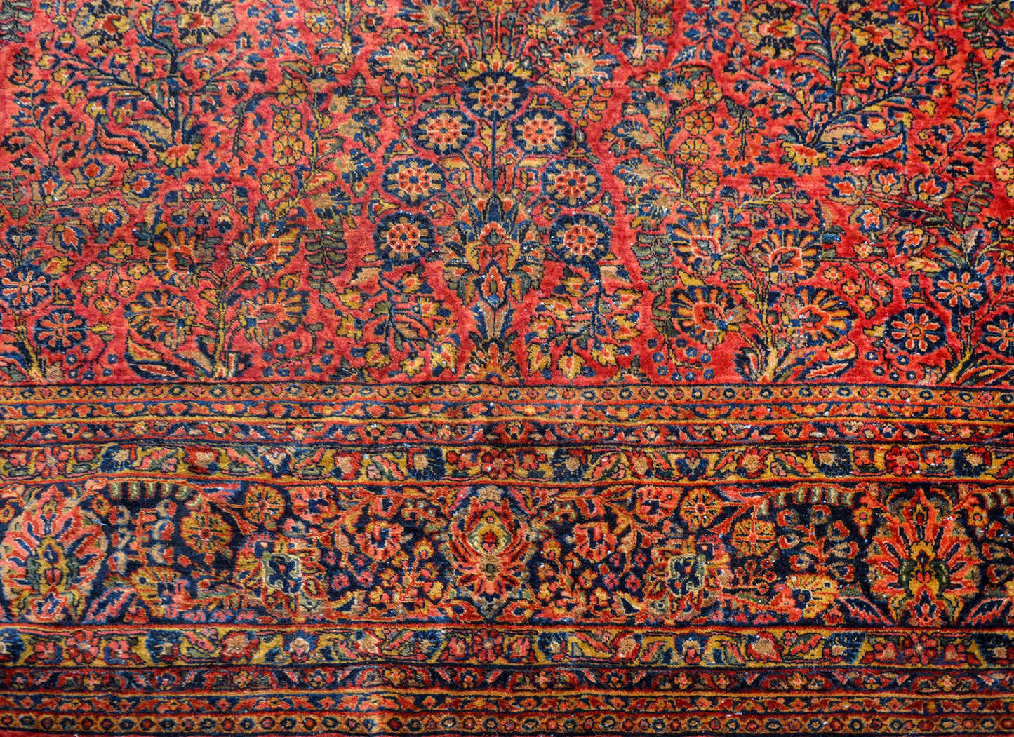Extraordinary Early 20th Century Sarouk Rug For Sale