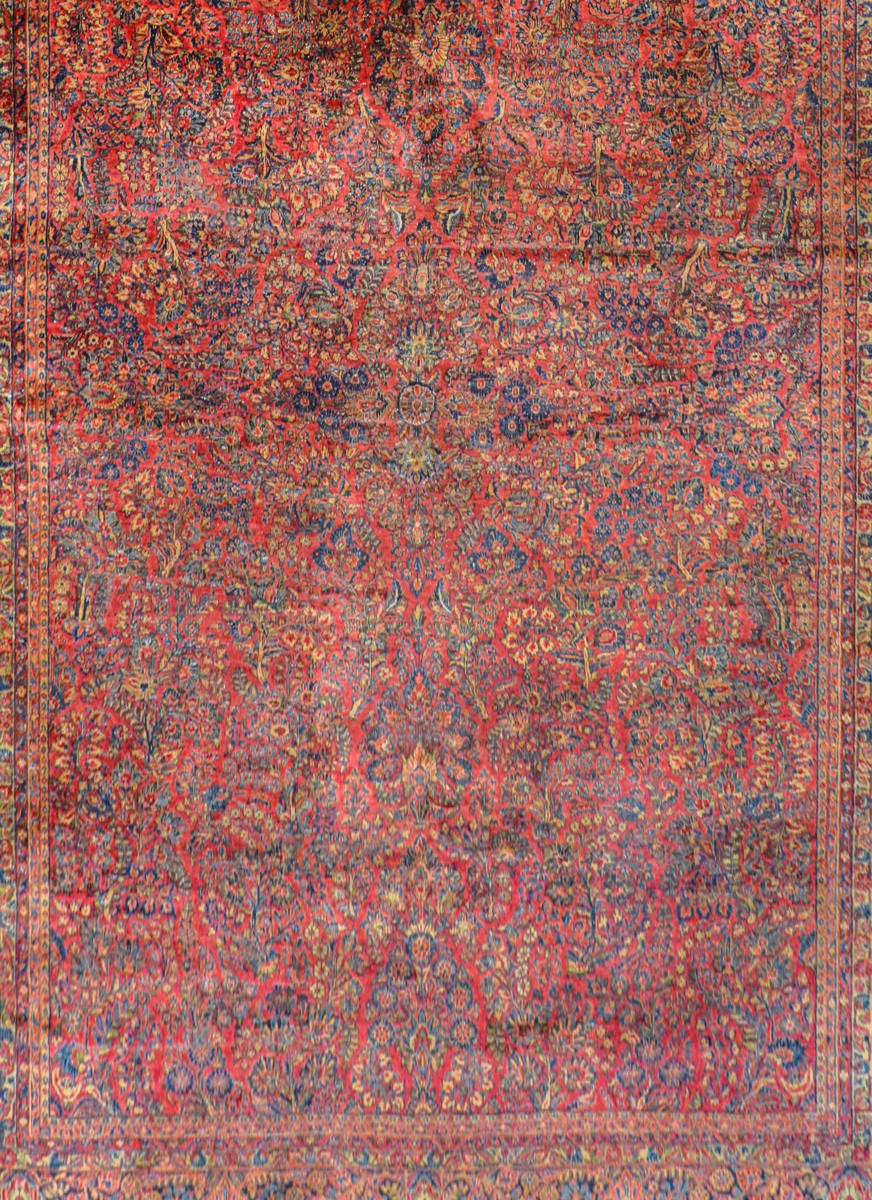 Extraordinary Early 20th Century Sarouk Rug For Sale