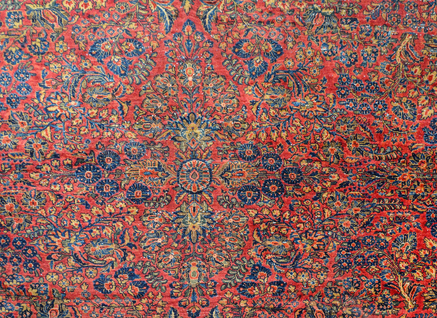 Extraordinary Early 20th Century Sarouk Rug For Sale