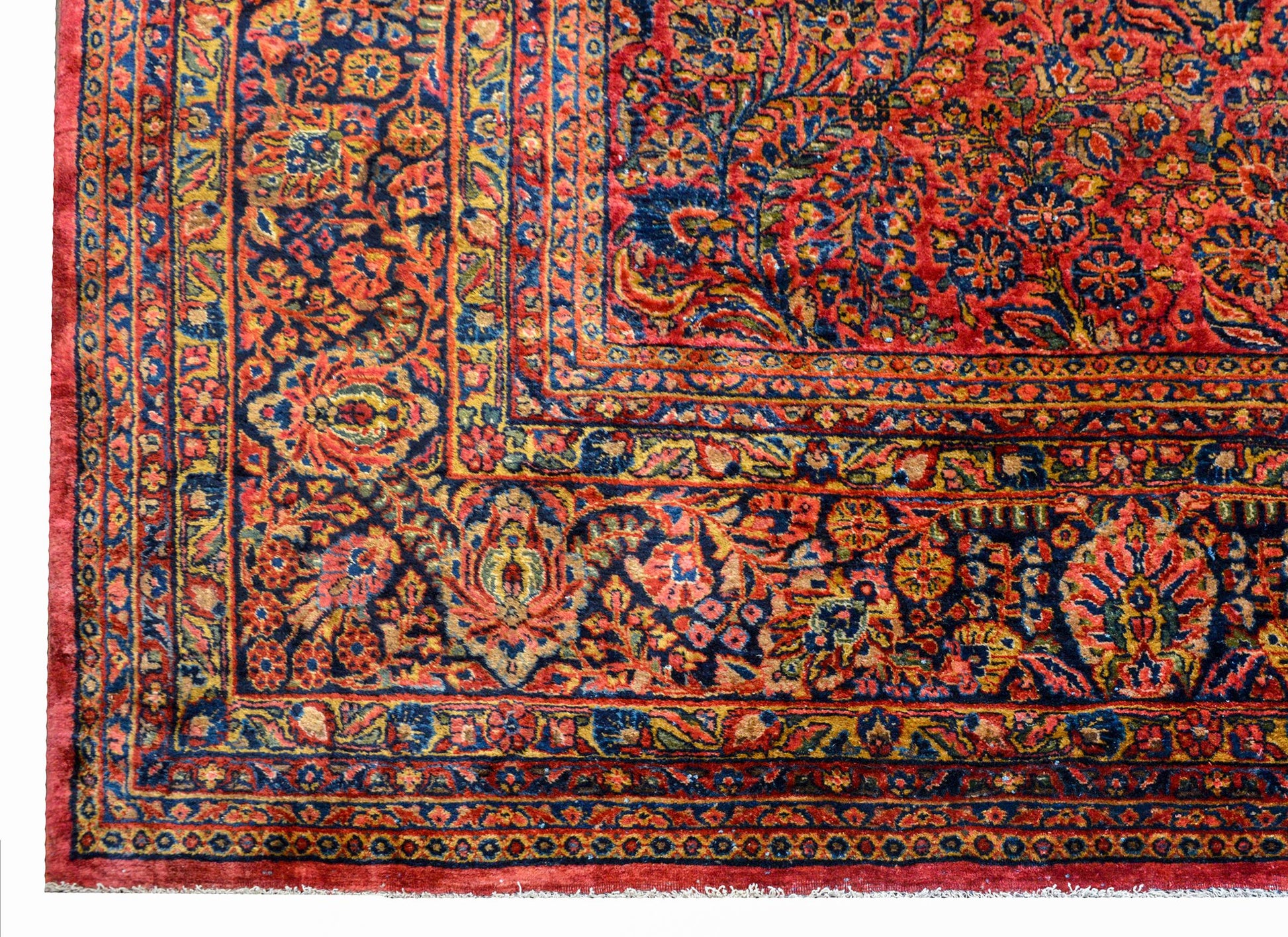 Extraordinary Early 20th Century Sarouk Rug For Sale