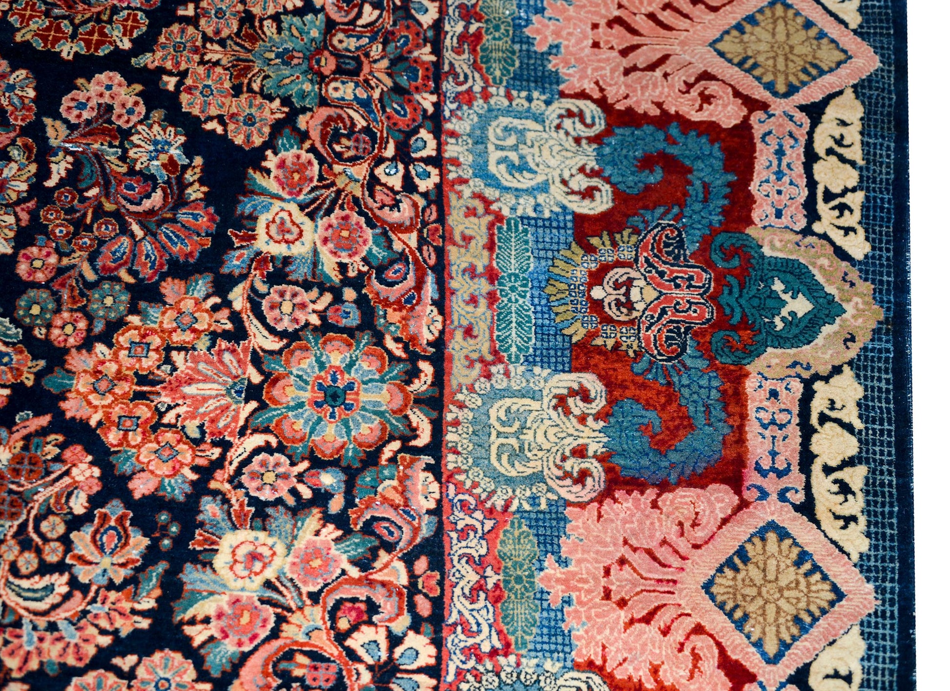 Early 20th Century Persian Sarouk Rug For Sale