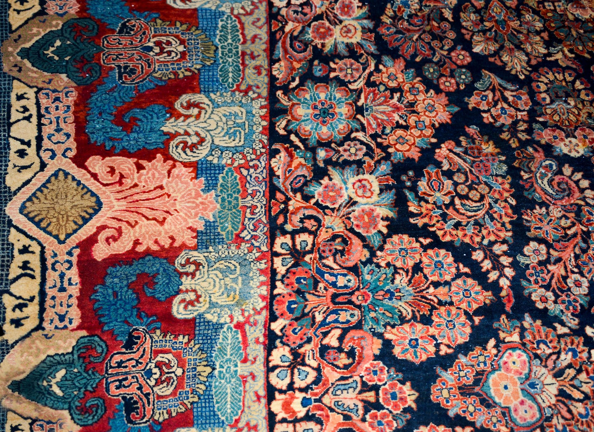 Early 20th Century Persian Sarouk Rug For Sale