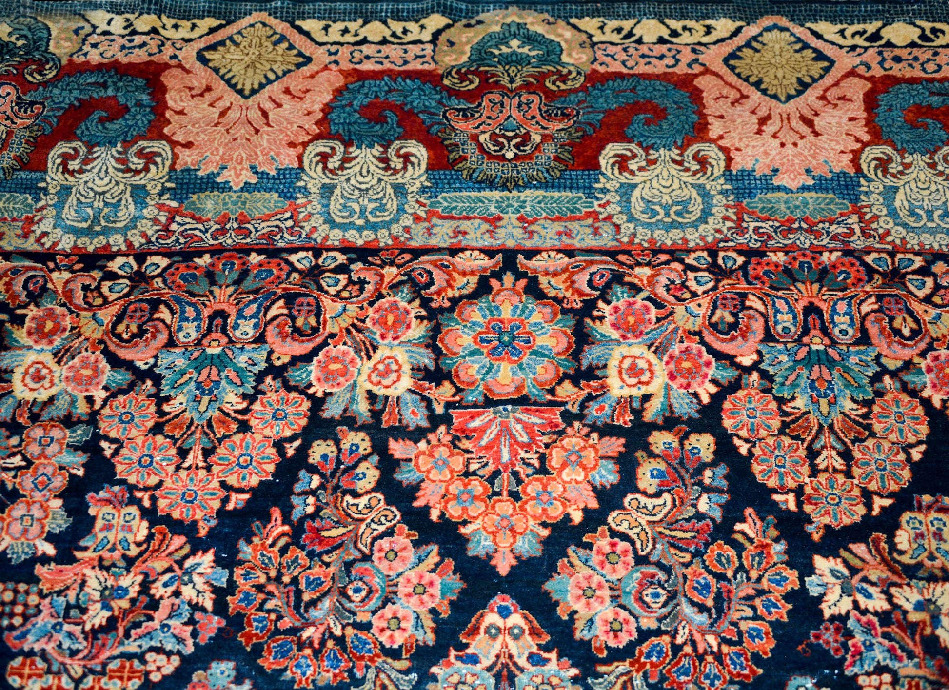 Early 20th Century Persian Sarouk Rug For Sale