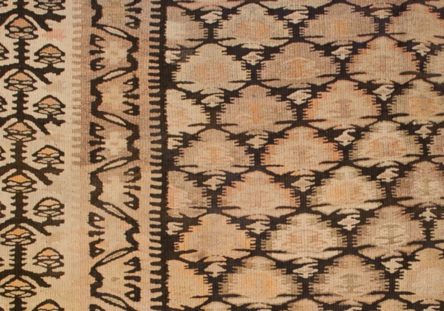Early 20th Century Qazvin Kilim For Sale