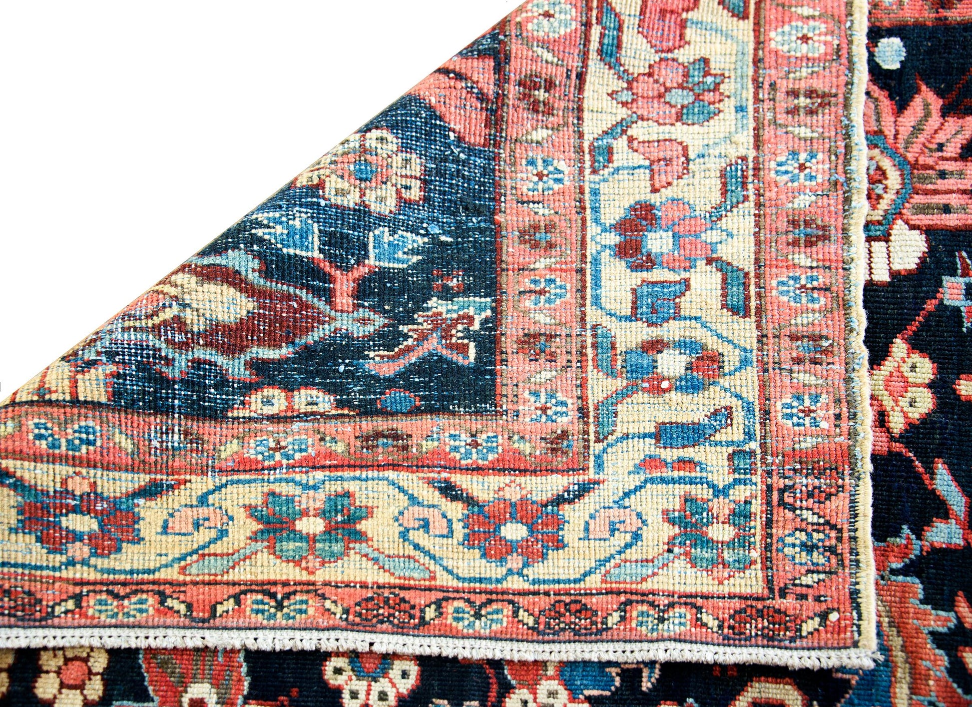 Early 20th Century Persian Heriz Rug For Sale