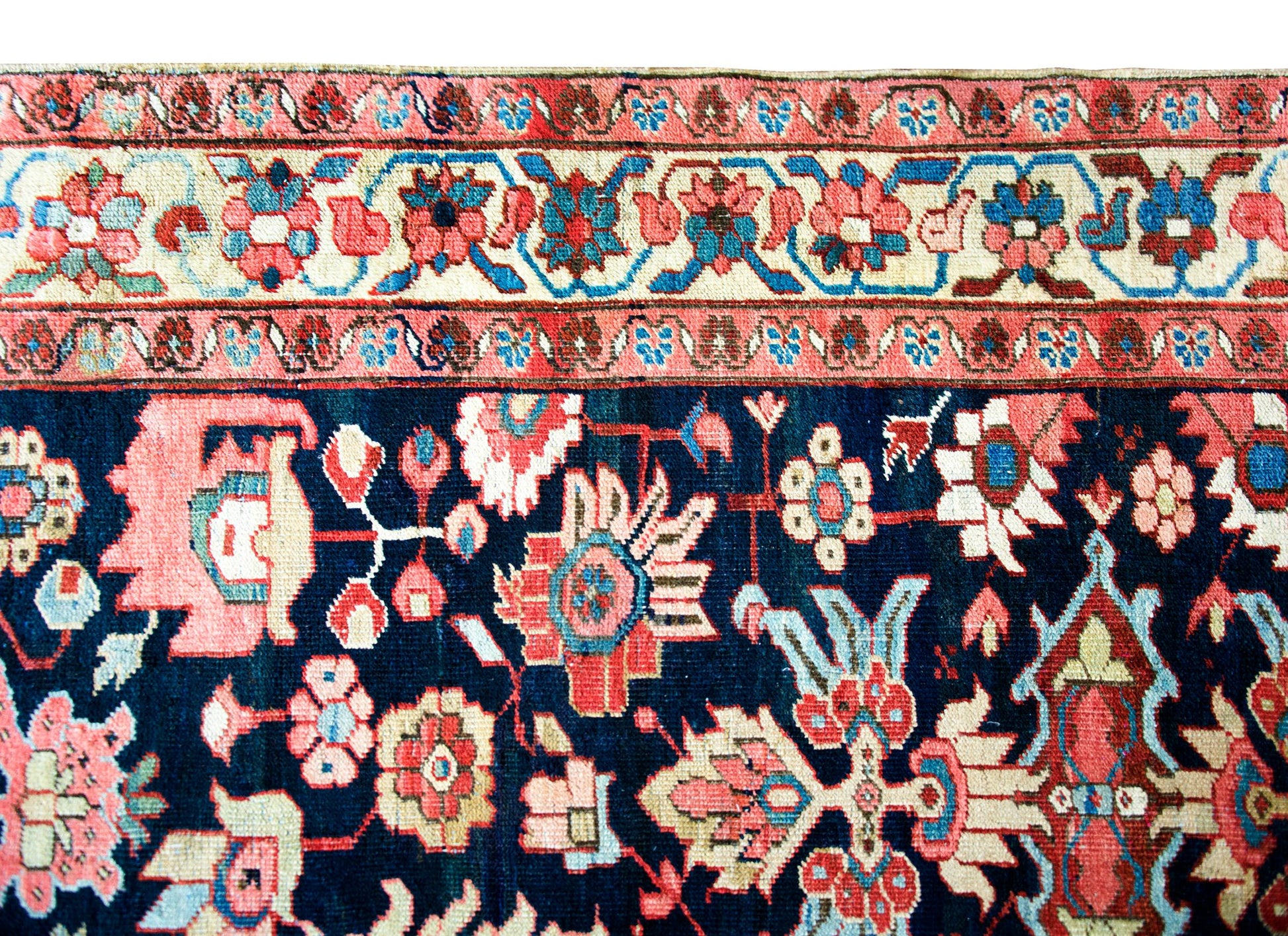 Early 20th Century Persian Heriz Rug For Sale