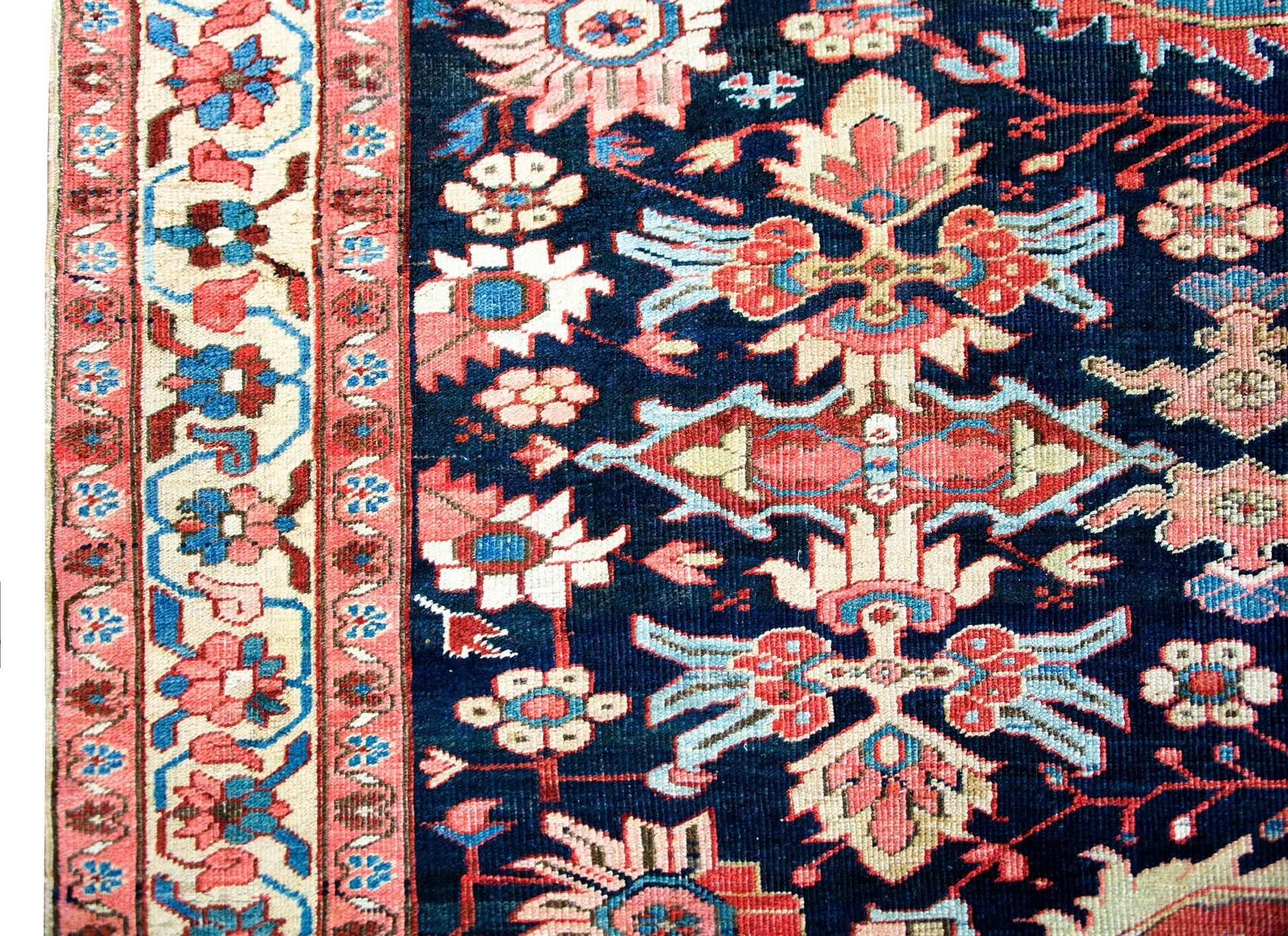 Early 20th Century Persian Heriz Rug For Sale
