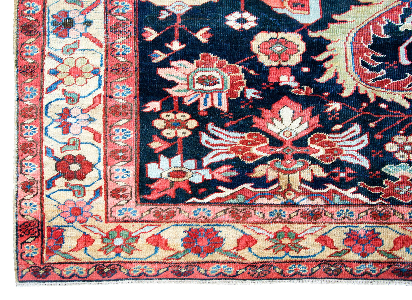 Early 20th Century Persian Heriz Rug For Sale