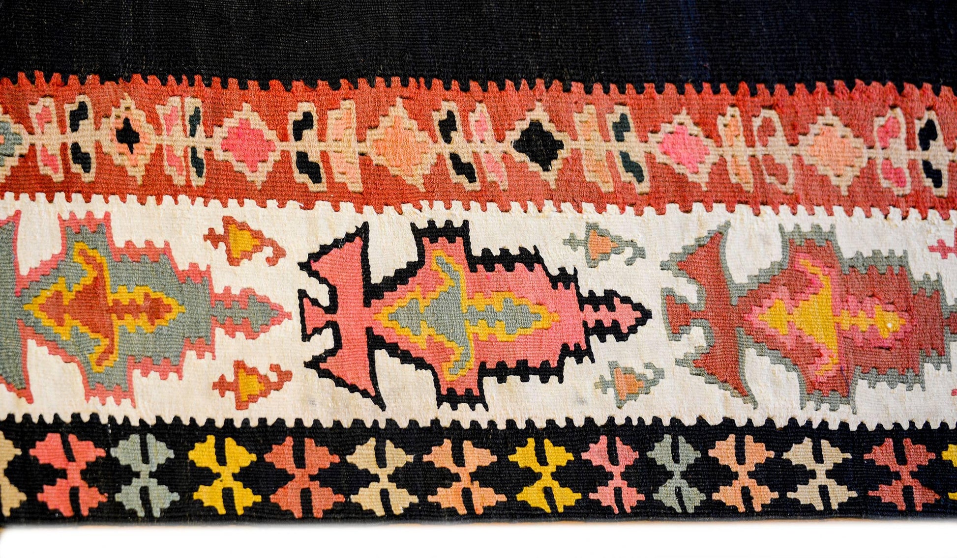 Bold Late 20th Century Zanjan Kilim Rug For Sale