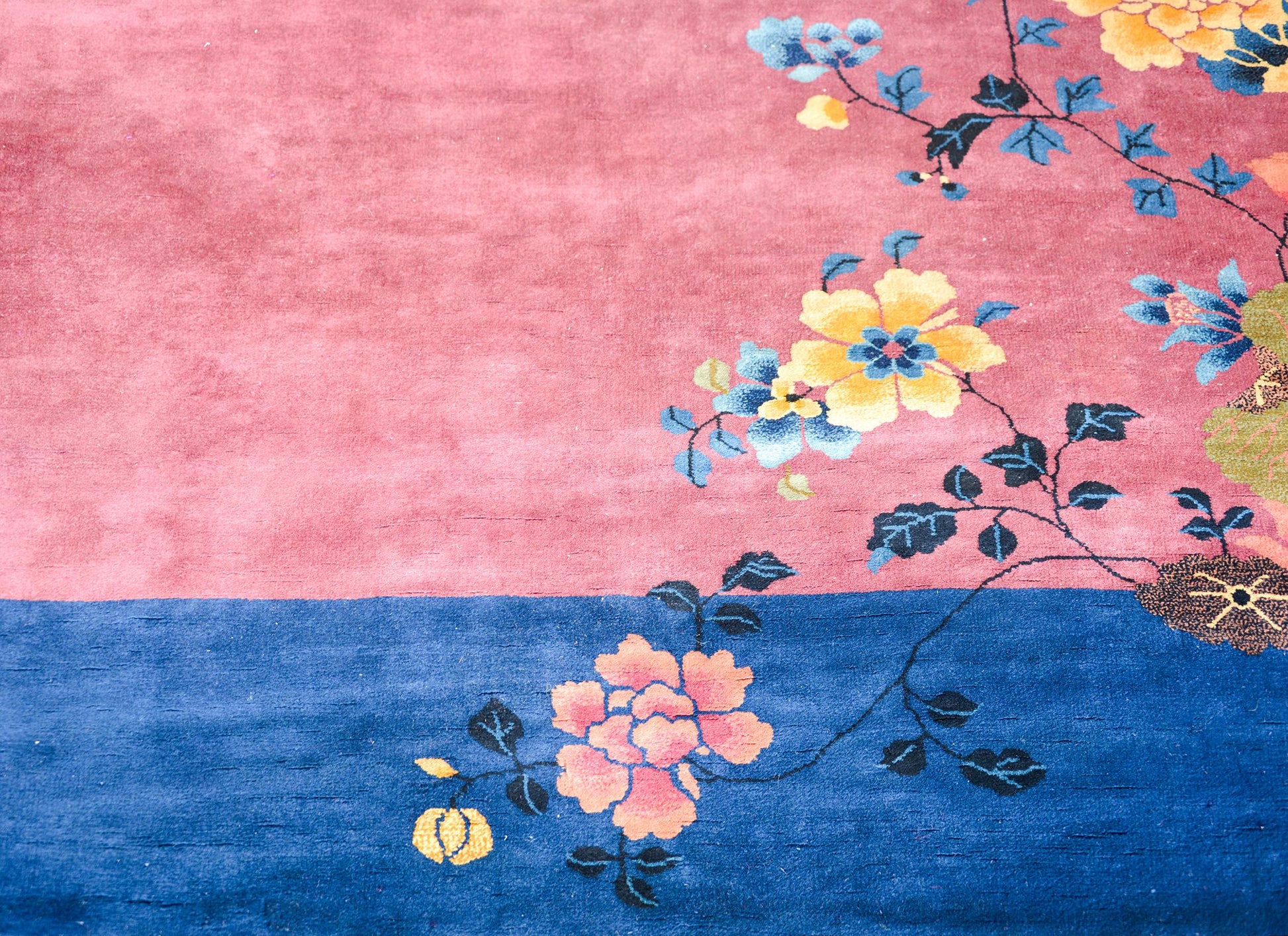 Early 20th Century Chinese Art Deco Rug For Sale
