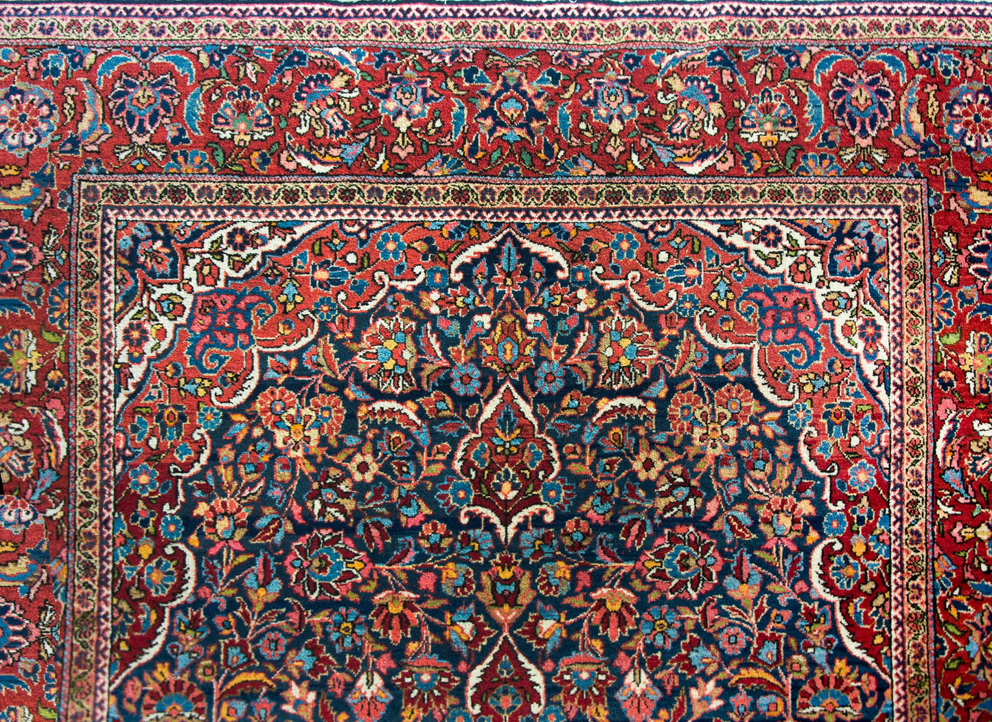 Early 20th Century Persian Kashan Rug For Sale