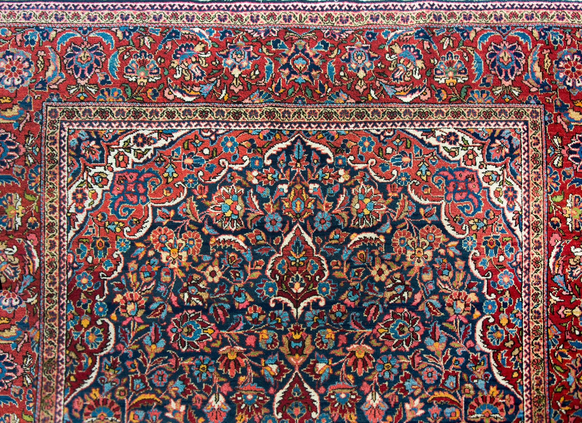 Early 20th Century Persian Kashan Rug For Sale