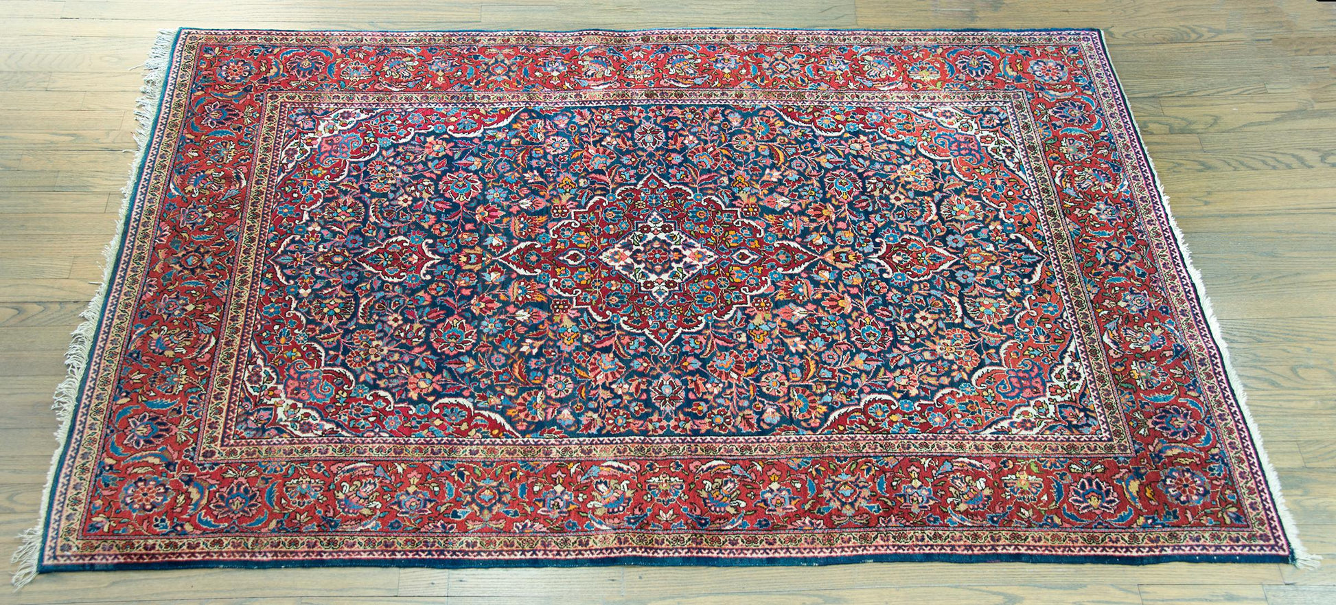 Early 20th Century Persian Kashan Rug For Sale