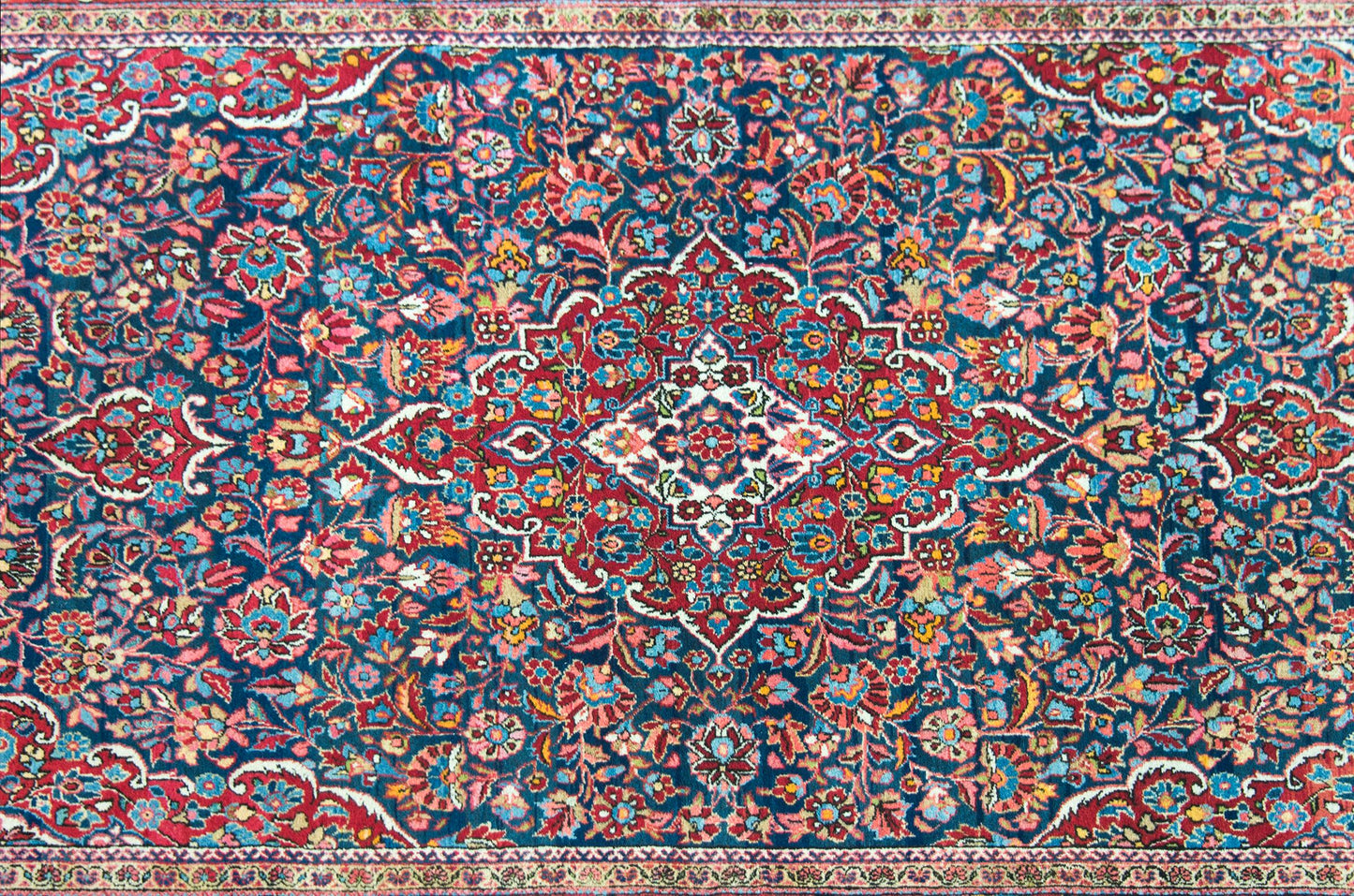 Early 20th Century Persian Kashan Rug For Sale