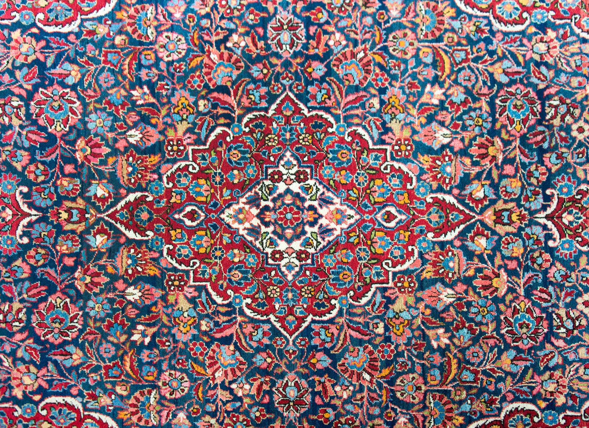 Early 20th Century Persian Kashan Rug For Sale