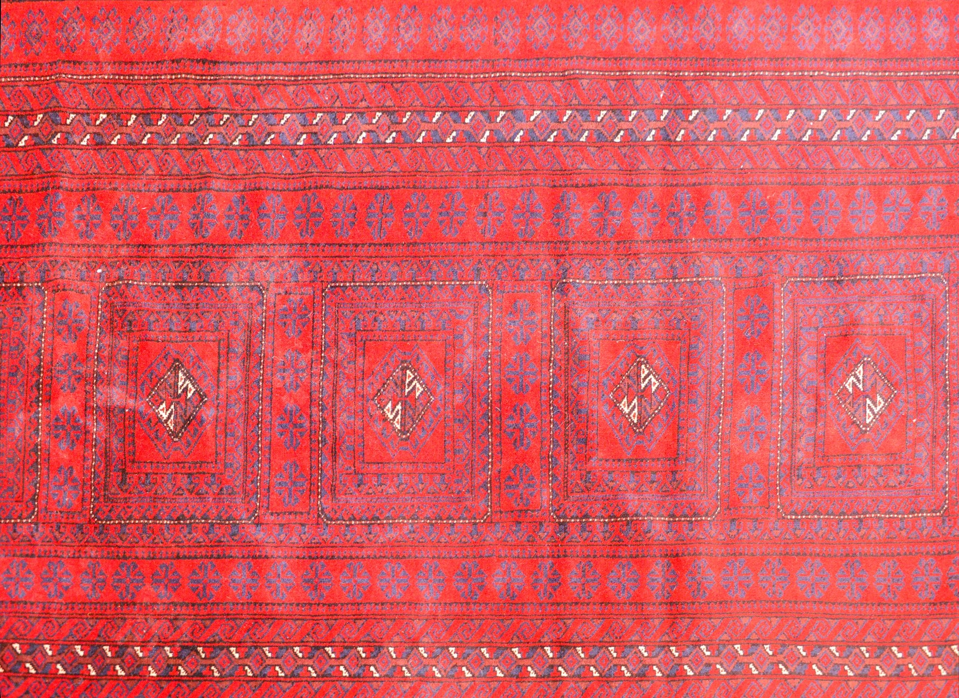 Beautiful Vintage Turkmen Rug For Sale