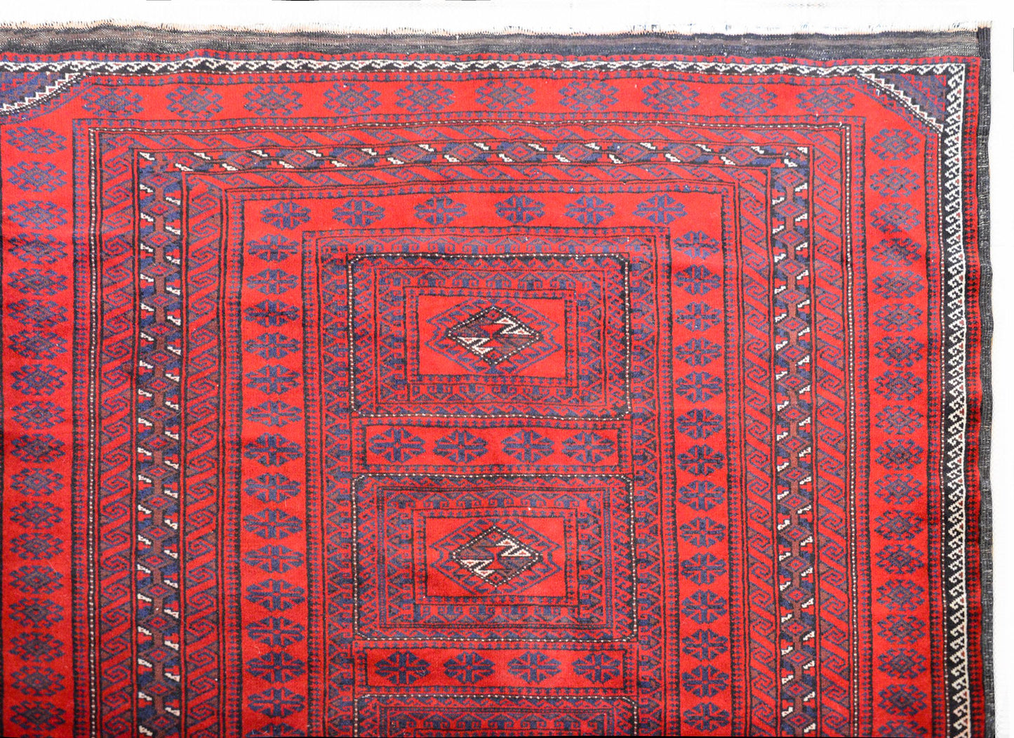 Beautiful Vintage Turkmen Rug For Sale