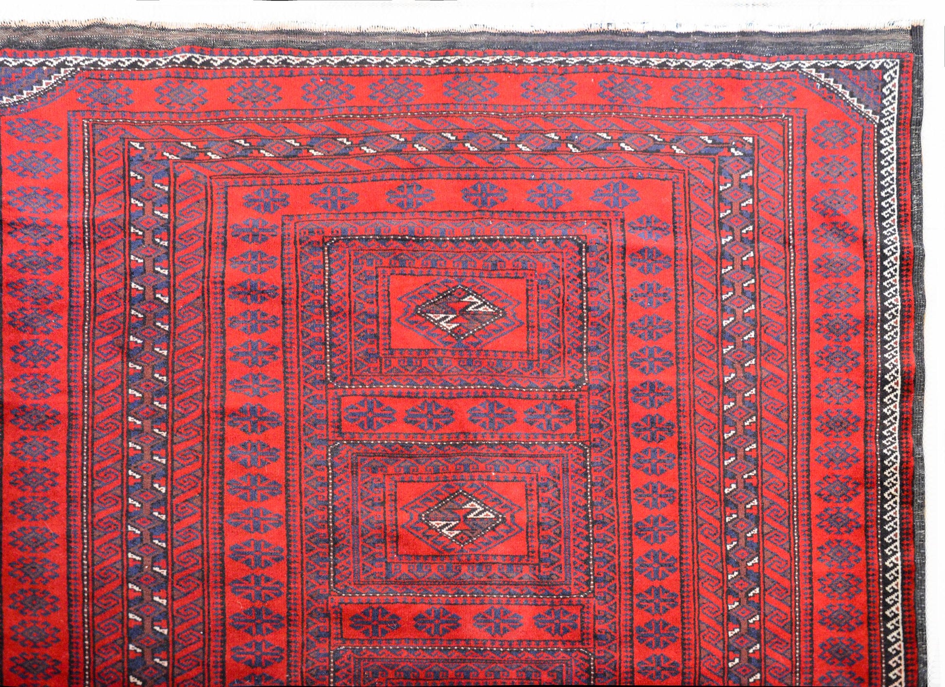 Beautiful Vintage Turkmen Rug For Sale