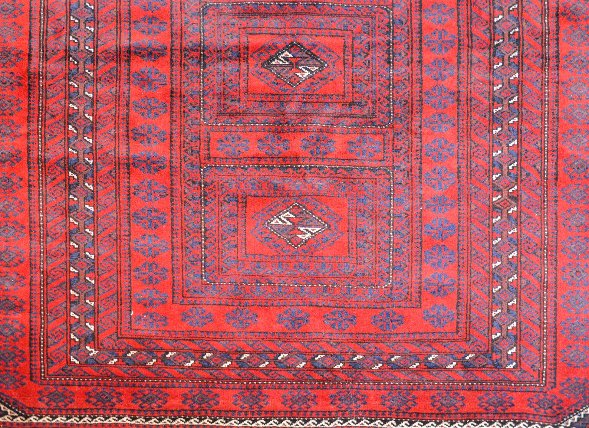 Beautiful Vintage Turkmen Rug For Sale