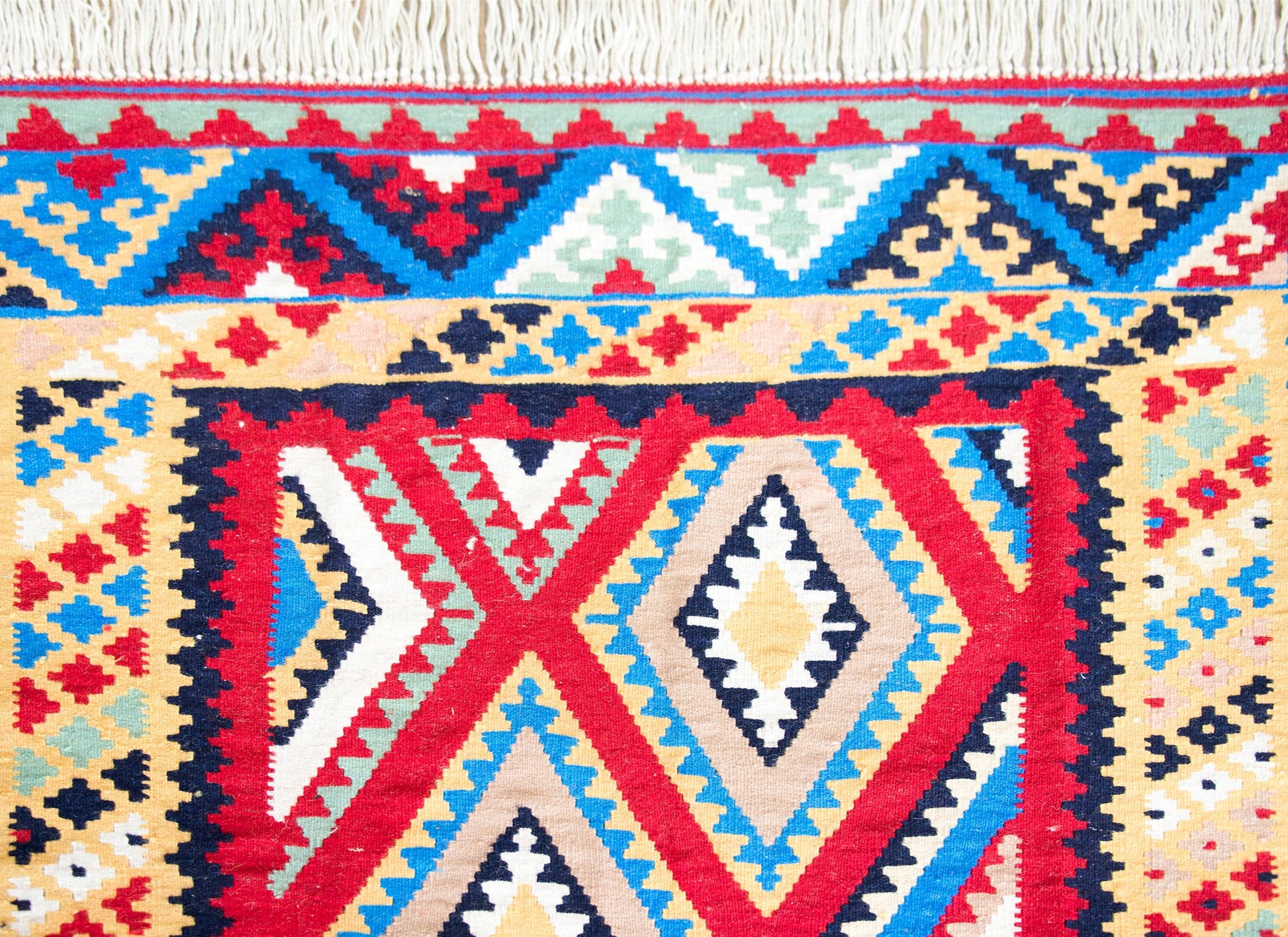 Vintage Persian Shiraz Kilim Rug For Sale