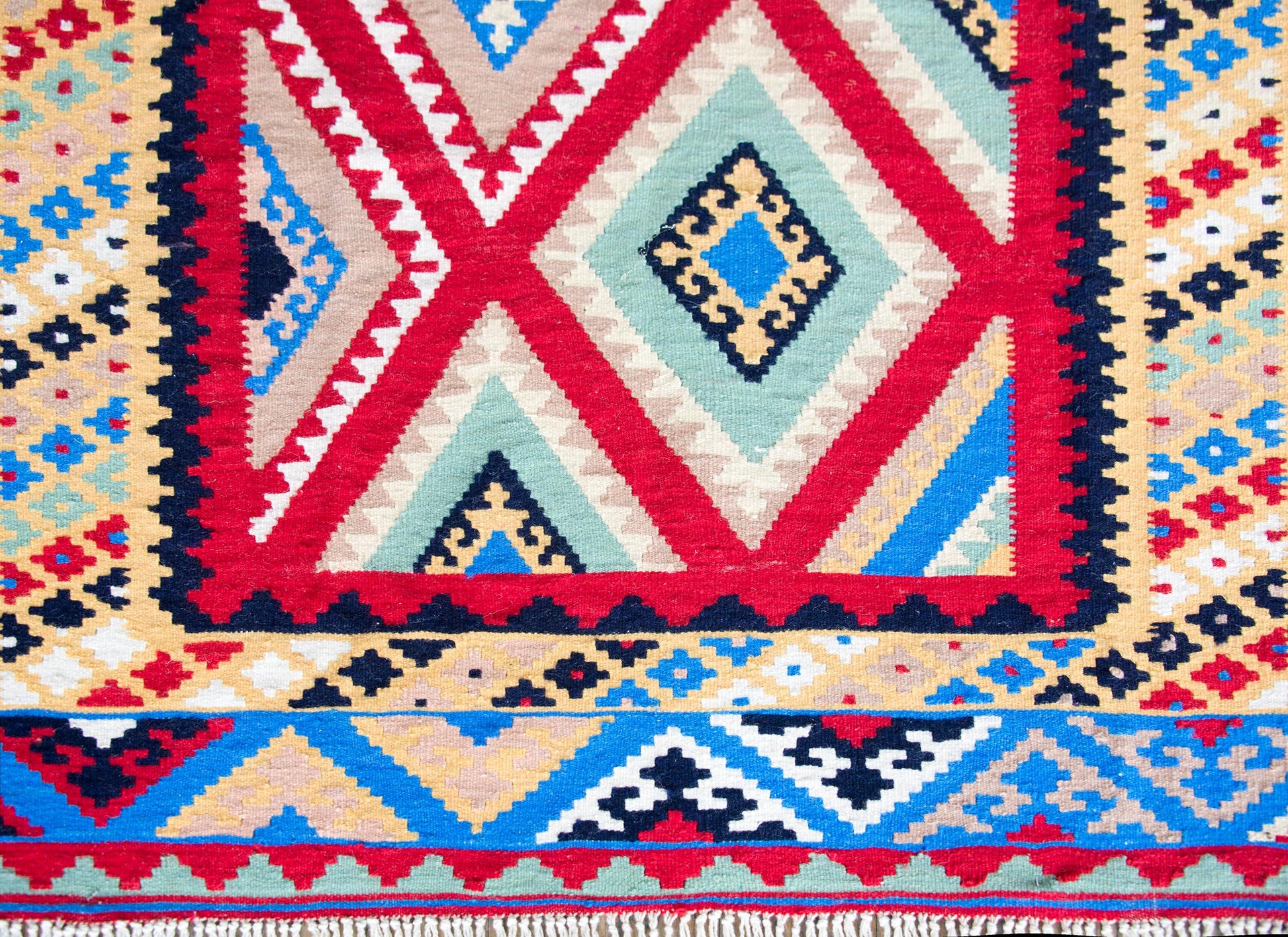 Vintage Persian Shiraz Kilim Rug For Sale