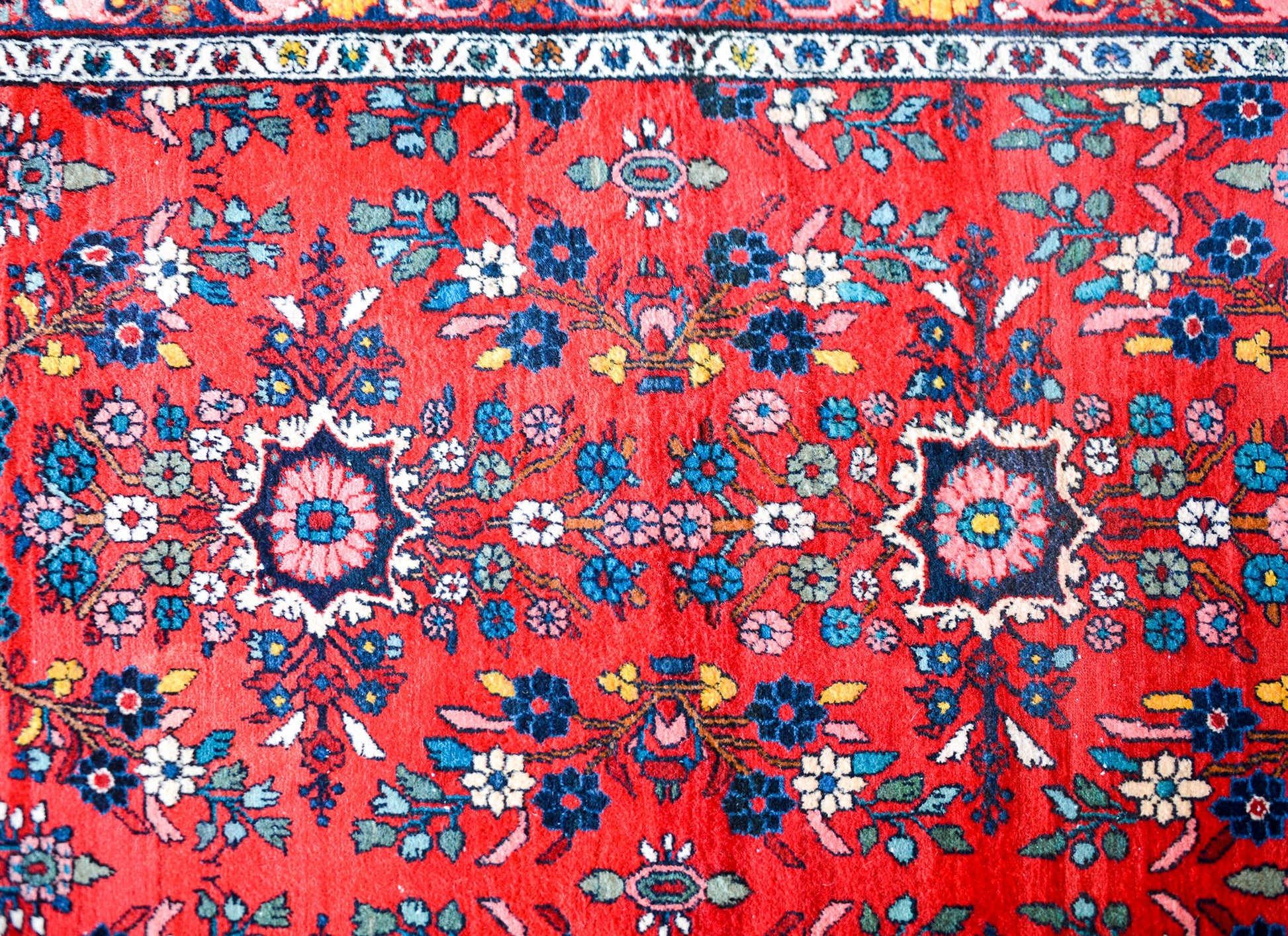 Early 20th Century Dargazin Rug For Sale